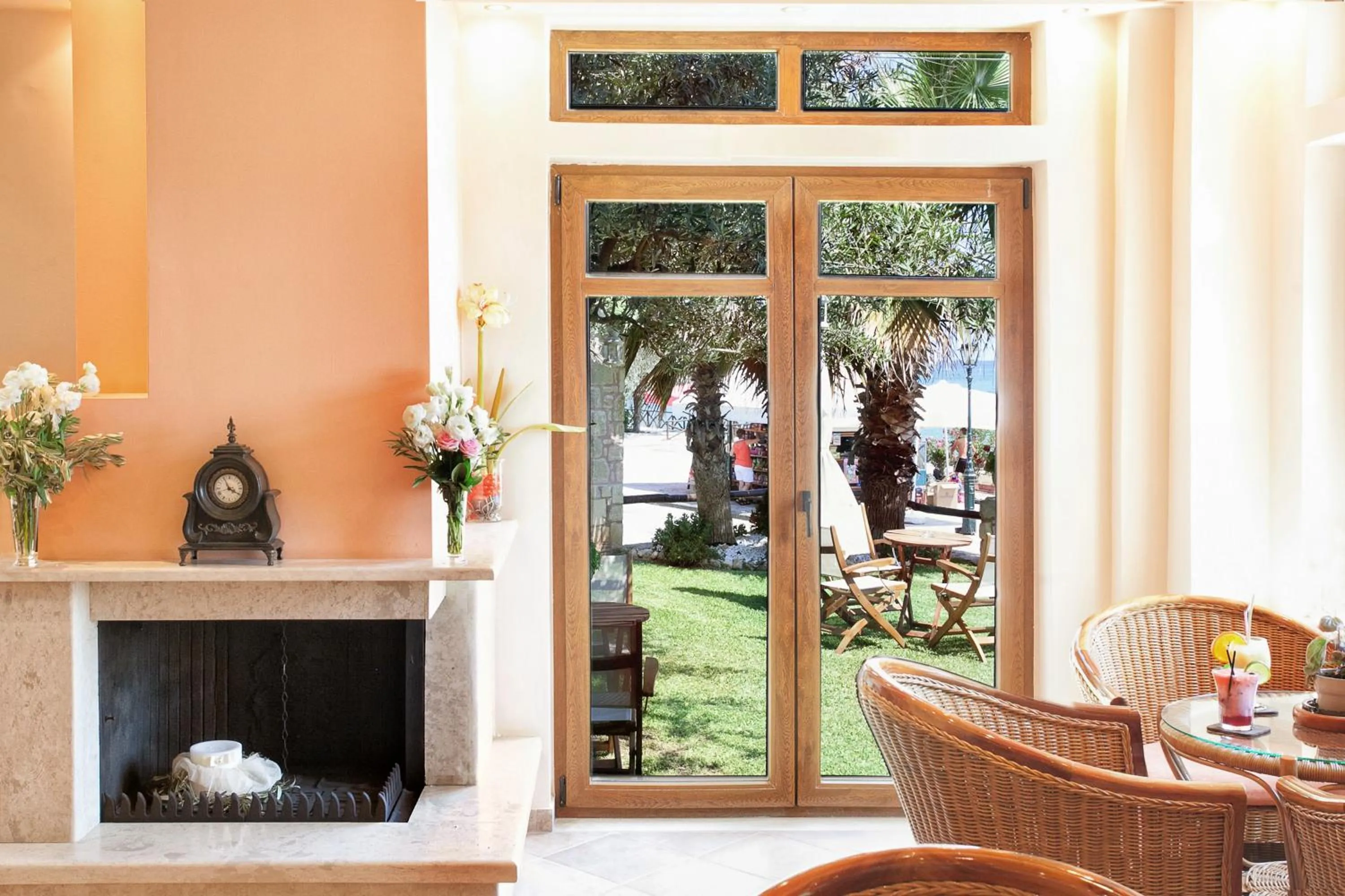 Restaurant/places to eat in Hotel Paralio