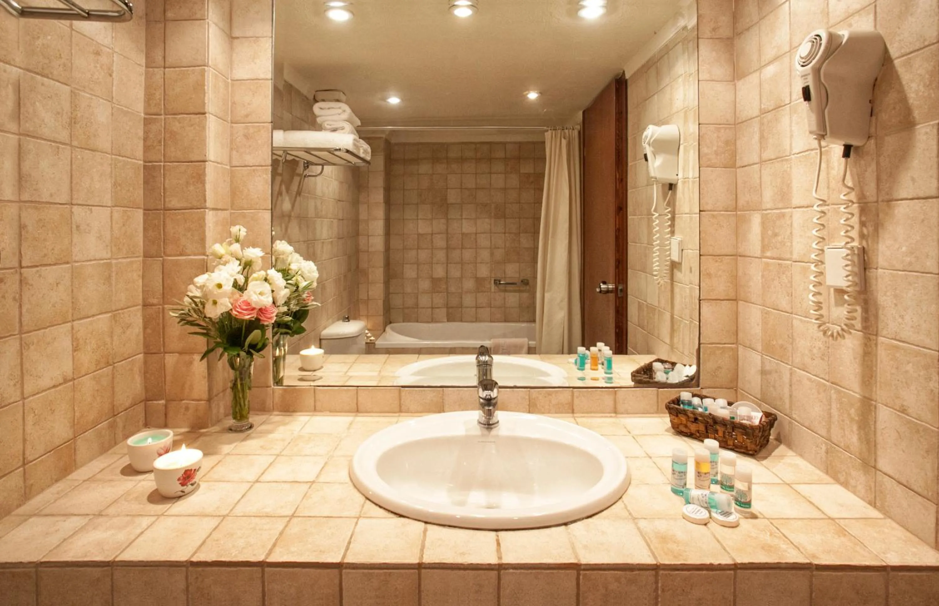 Bathroom in Hotel Paralio