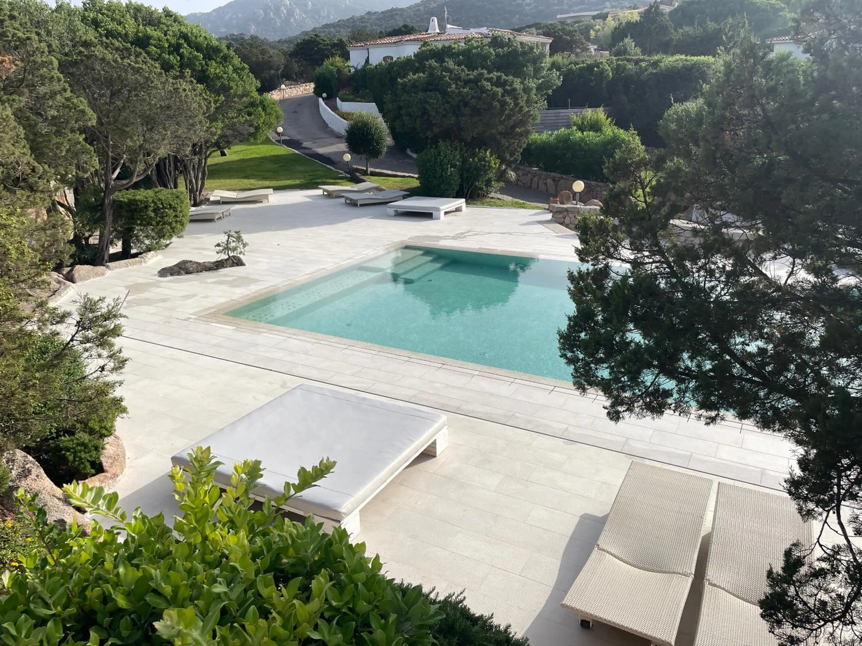 Pool view in Le Antunne