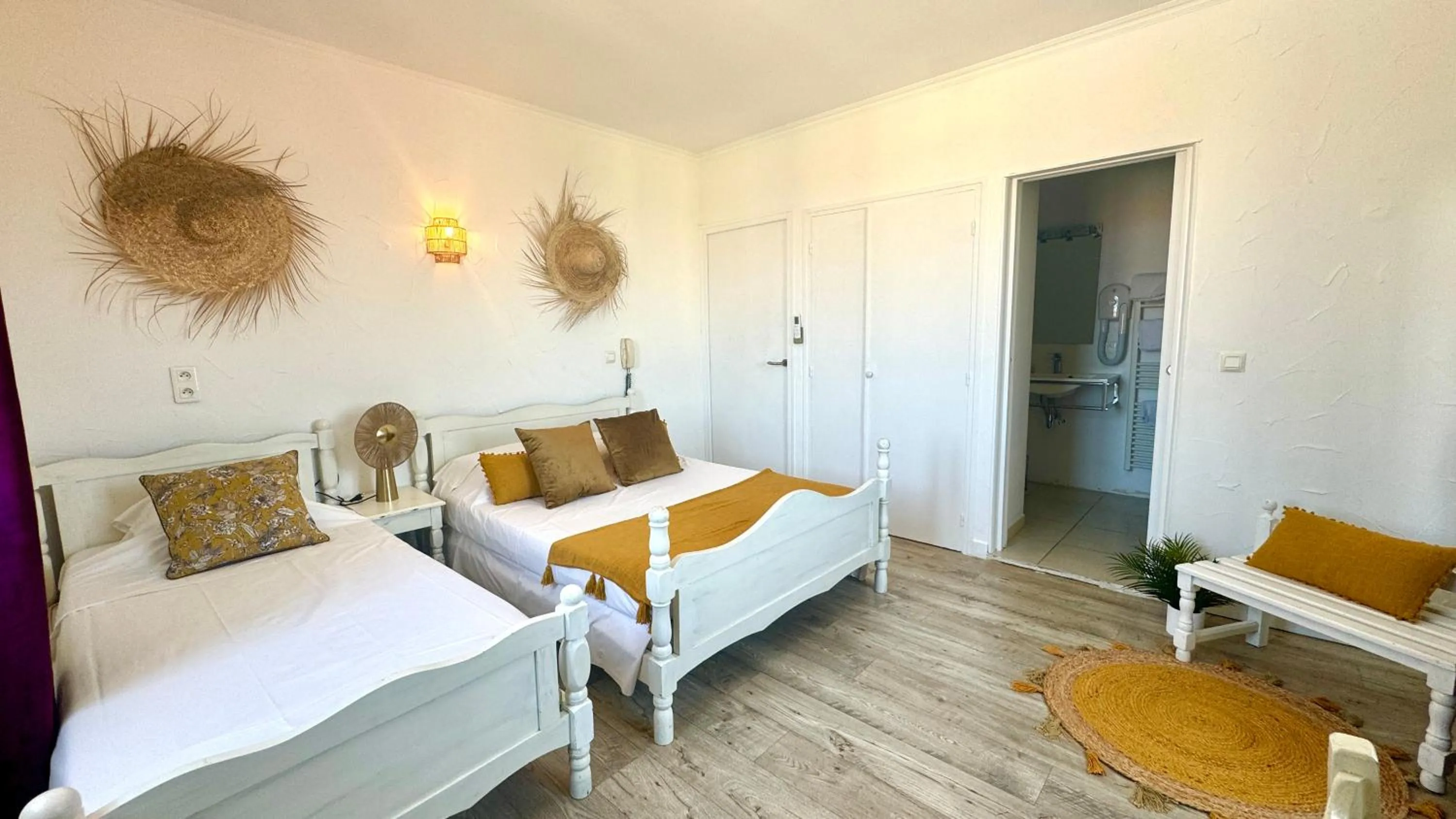 Bed in Hôtel Les 3 Terrasses