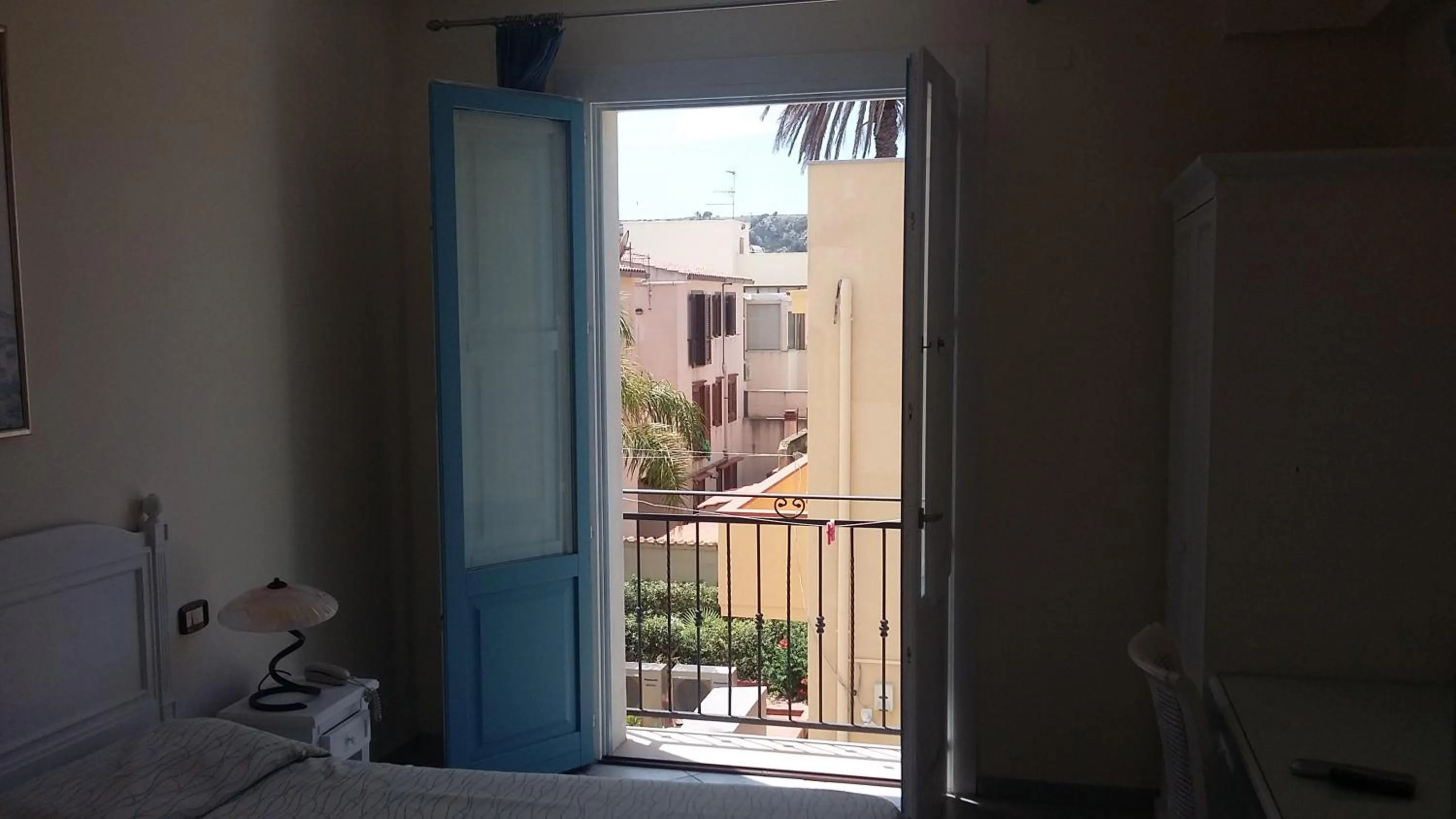 Balcony/Terrace, Bed in Hotel Riviera