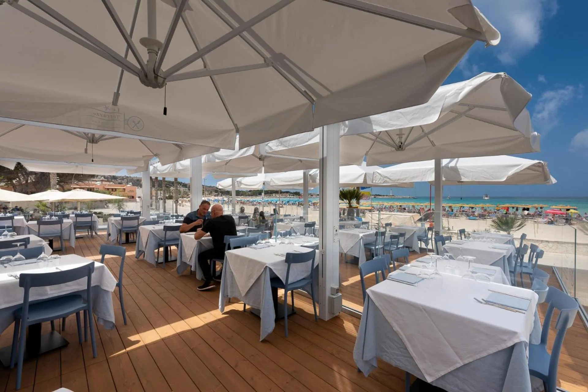 Restaurant/places to eat in Hotel Riviera