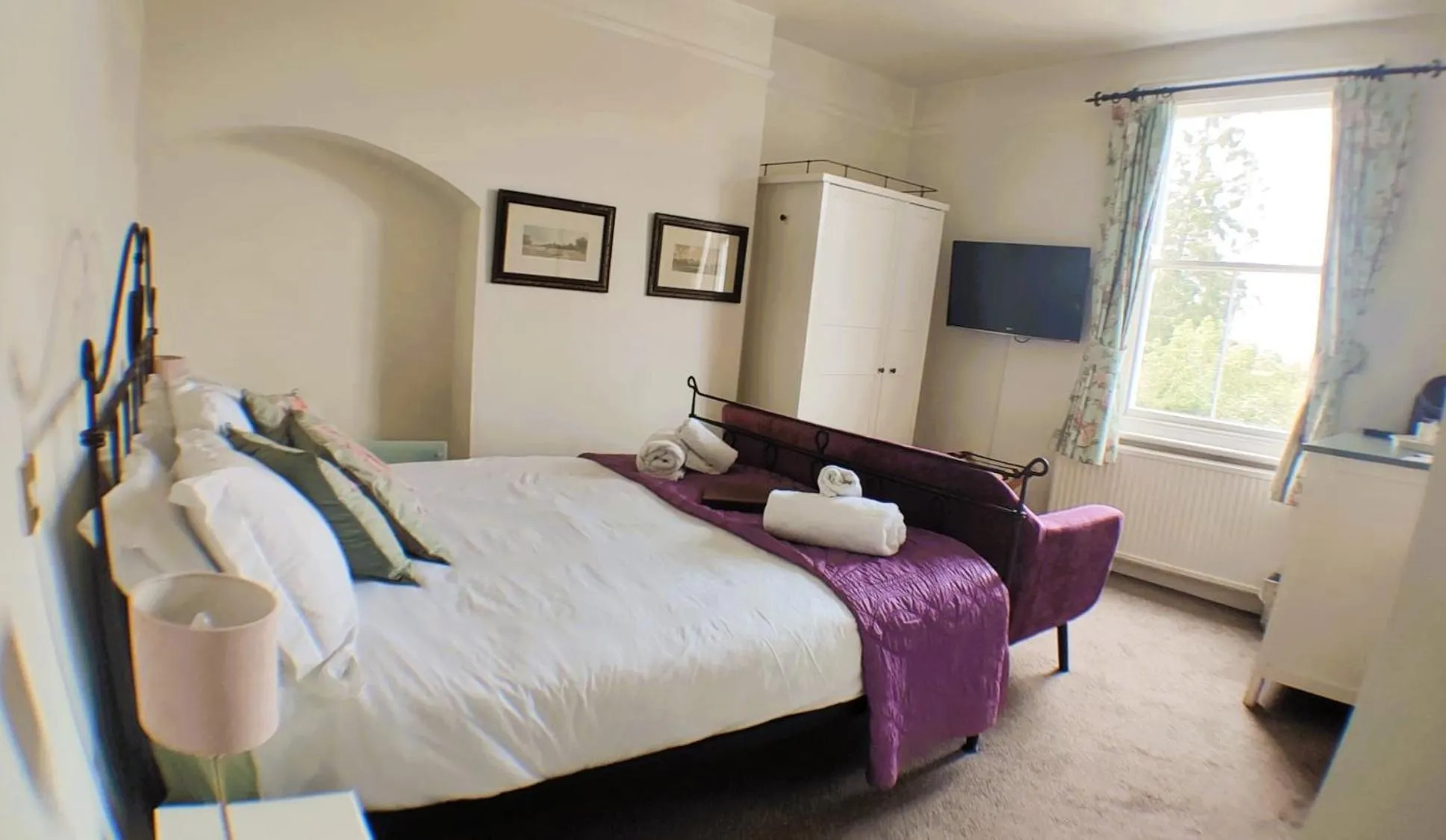 Photo of the whole room, Bed in Winton House
