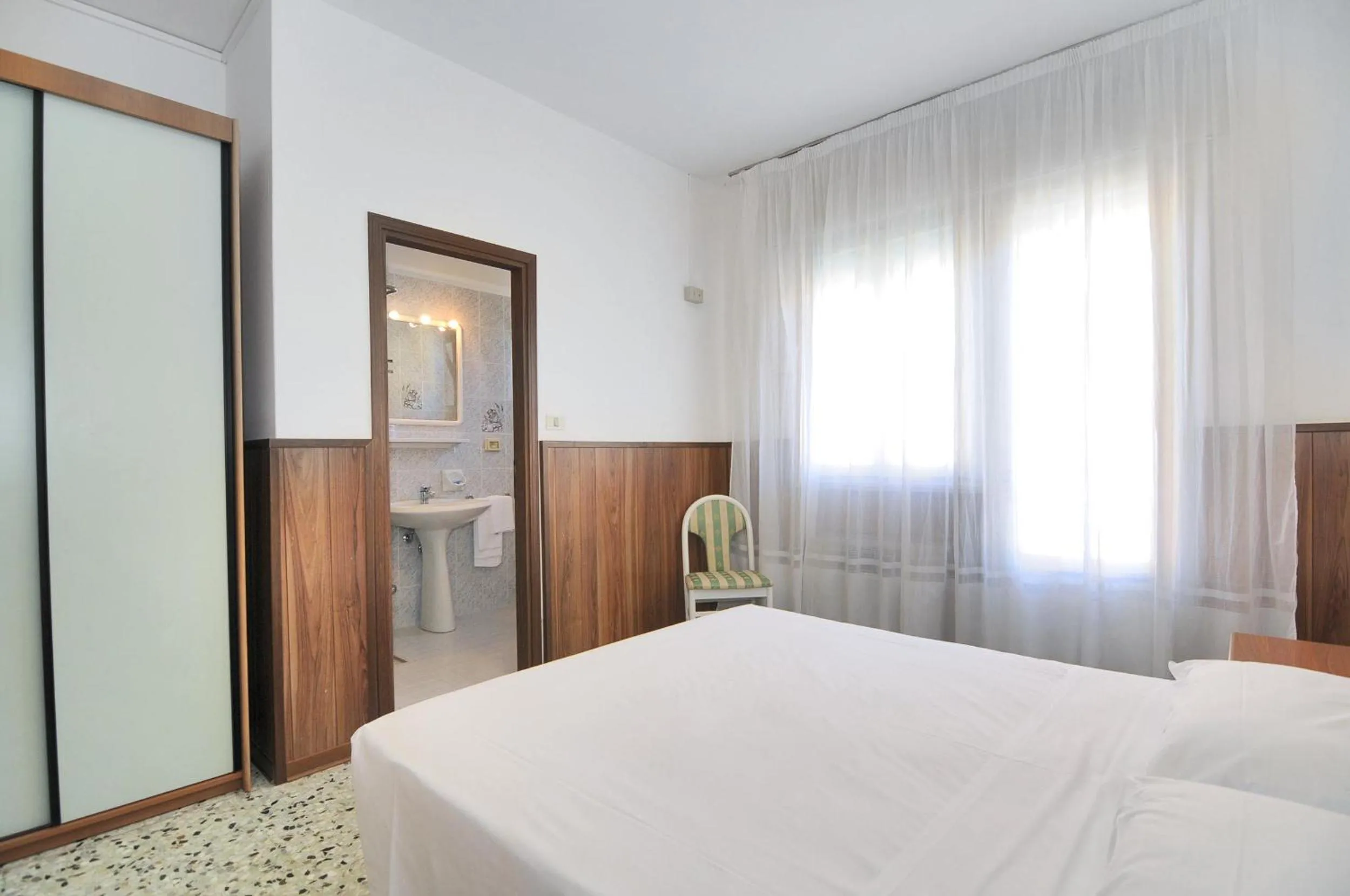 Bedroom, Bed in Venus Best Price