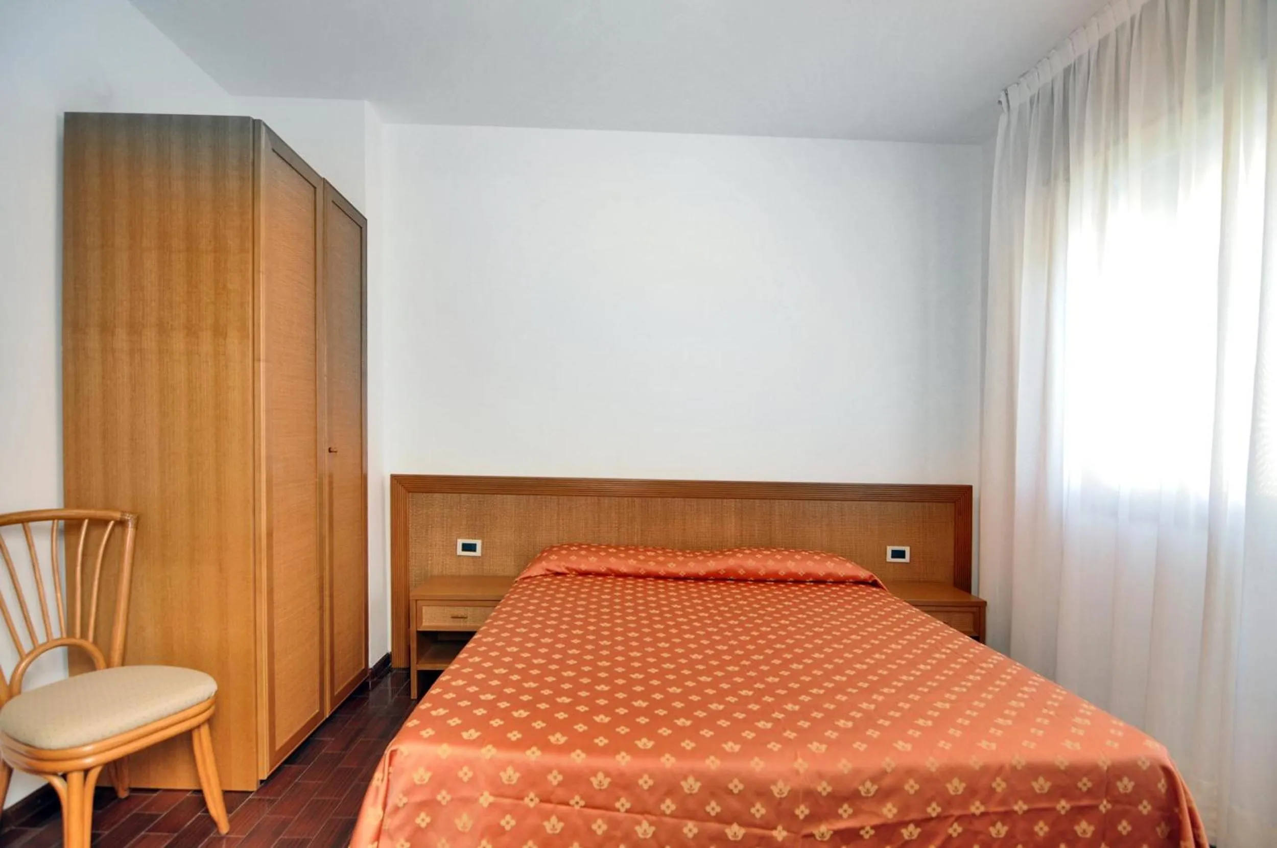 Bedroom, Bed in Venus Best Price