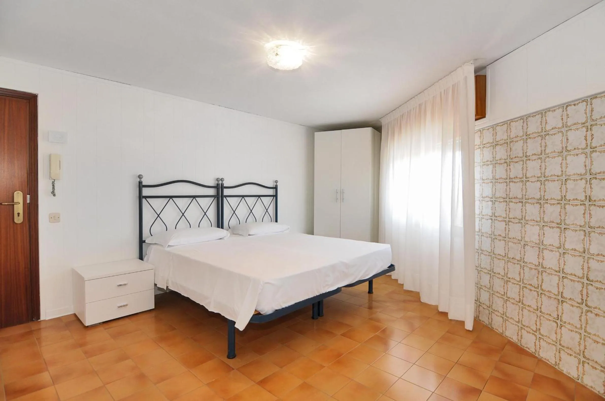 Bed in Venus Best Price