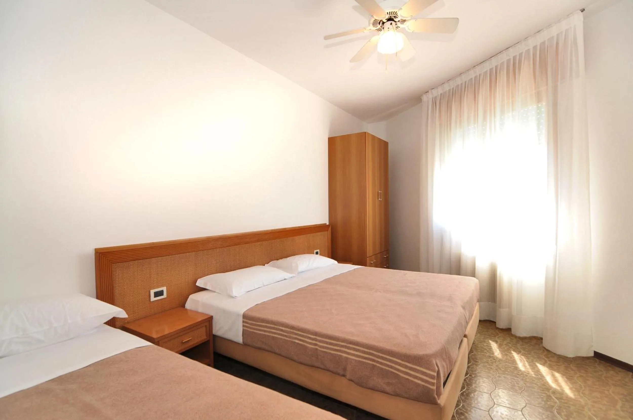 Bedroom, Bed in Venus Best Price