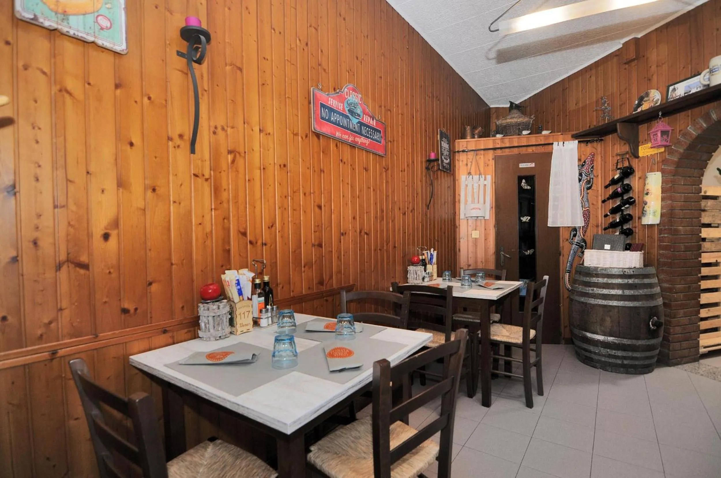 Restaurant/places to eat in Venus Best Price