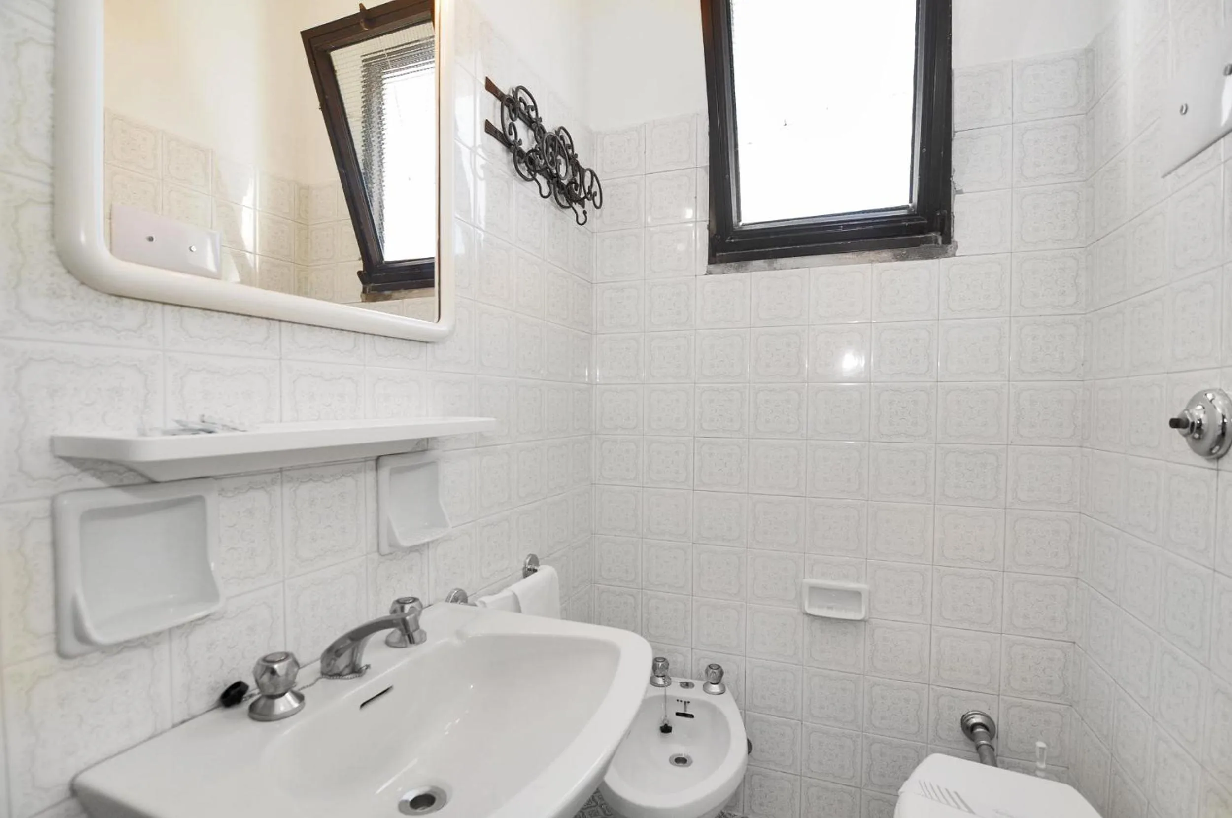 Toilet in Venus Best Price