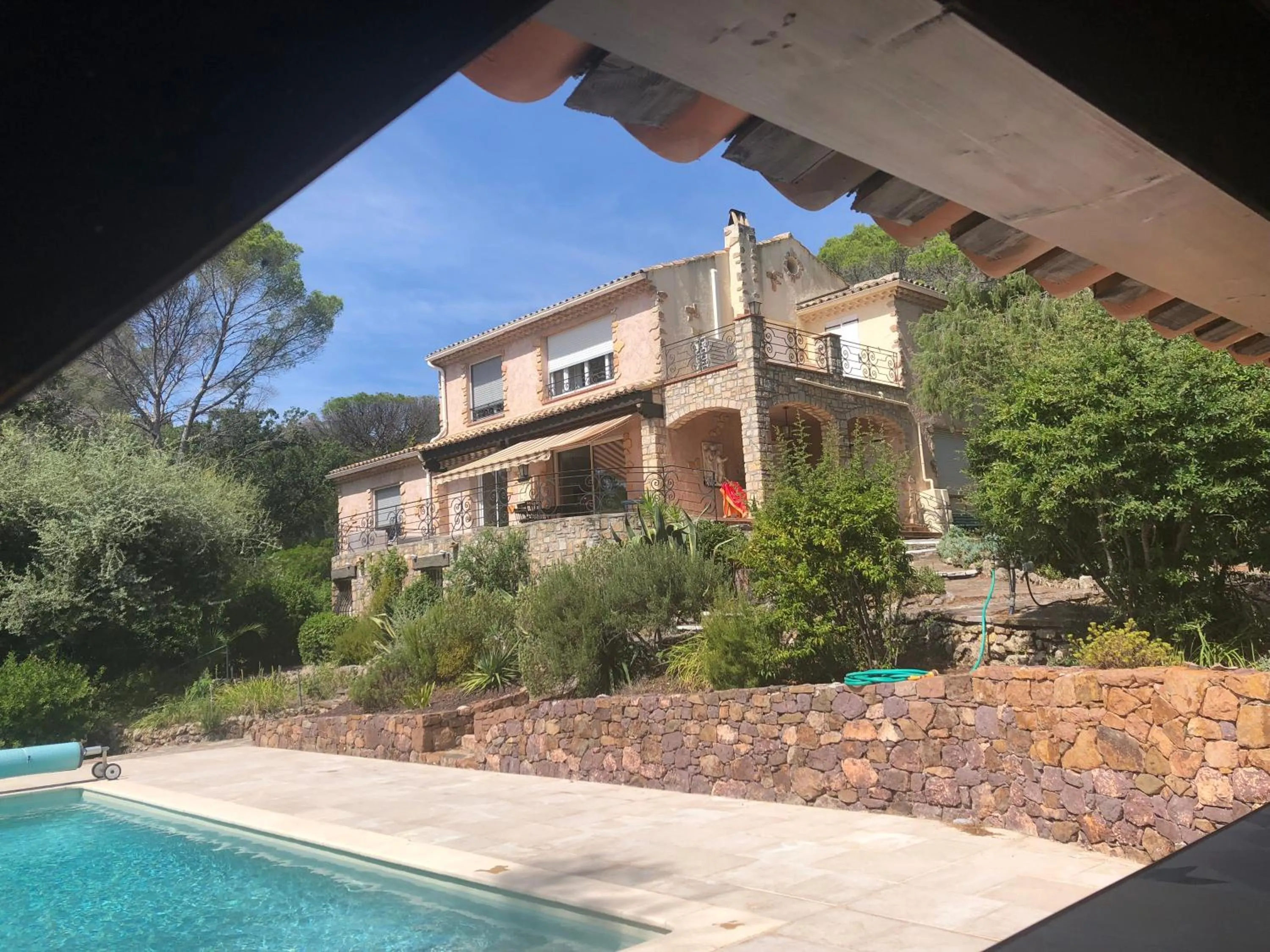 Property building in La Garriniere