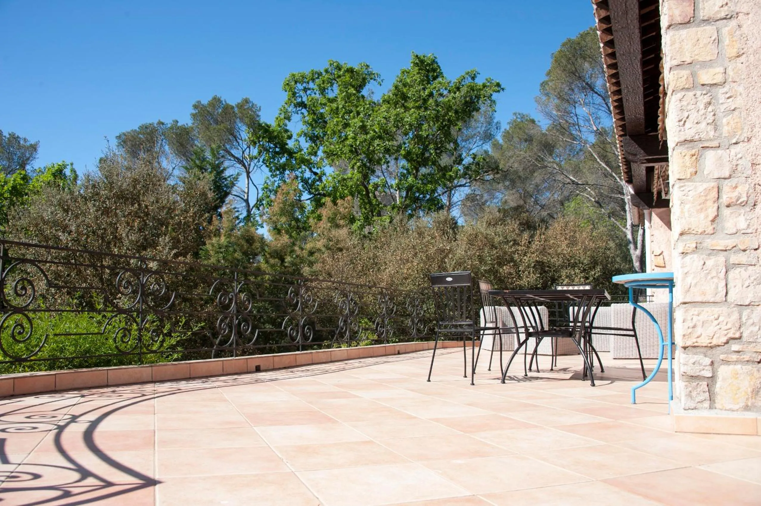 Patio in La Garriniere
