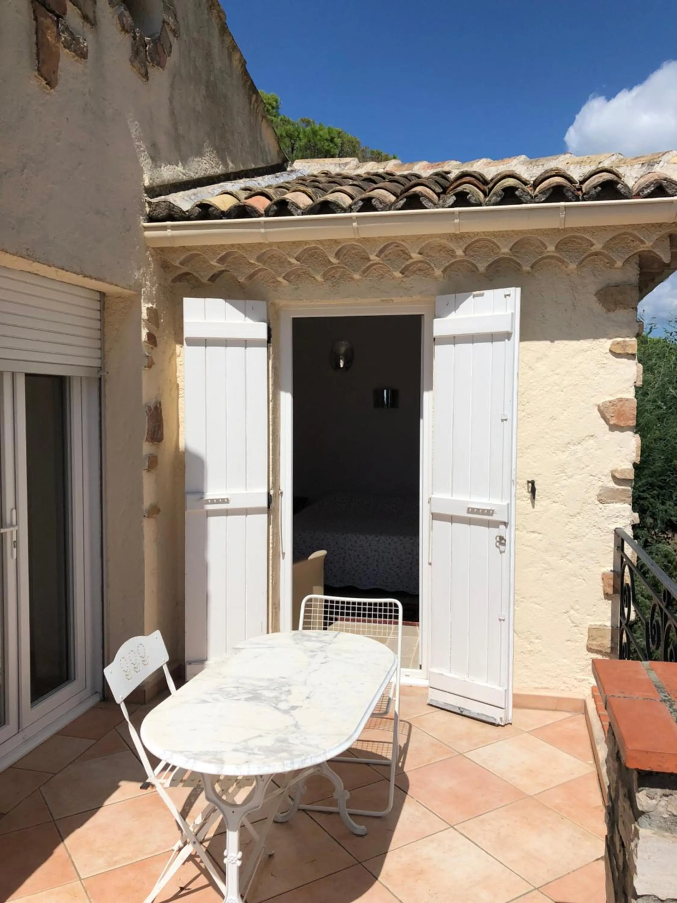 Patio in La Garriniere