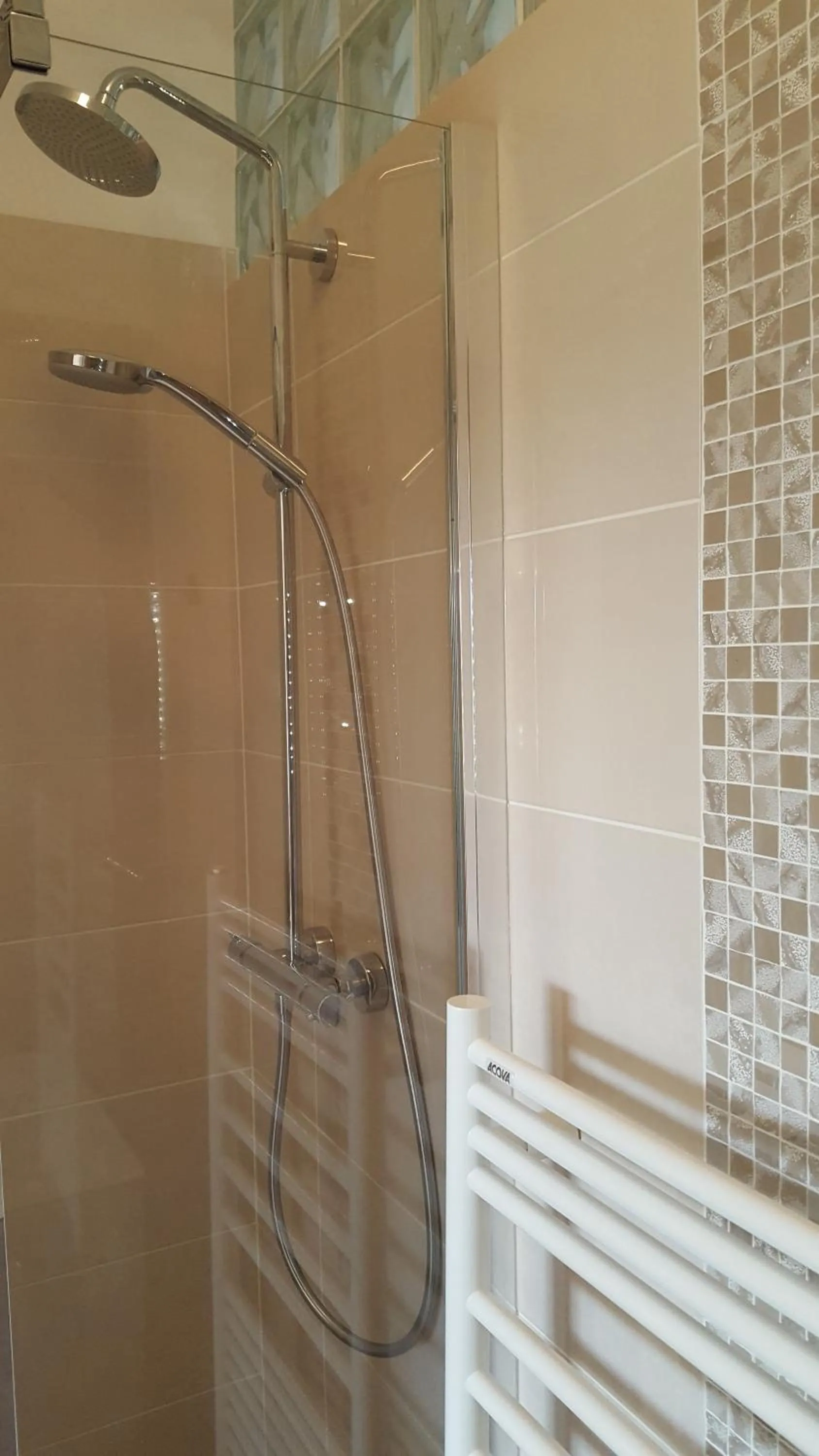 Bathroom in La Garriniere