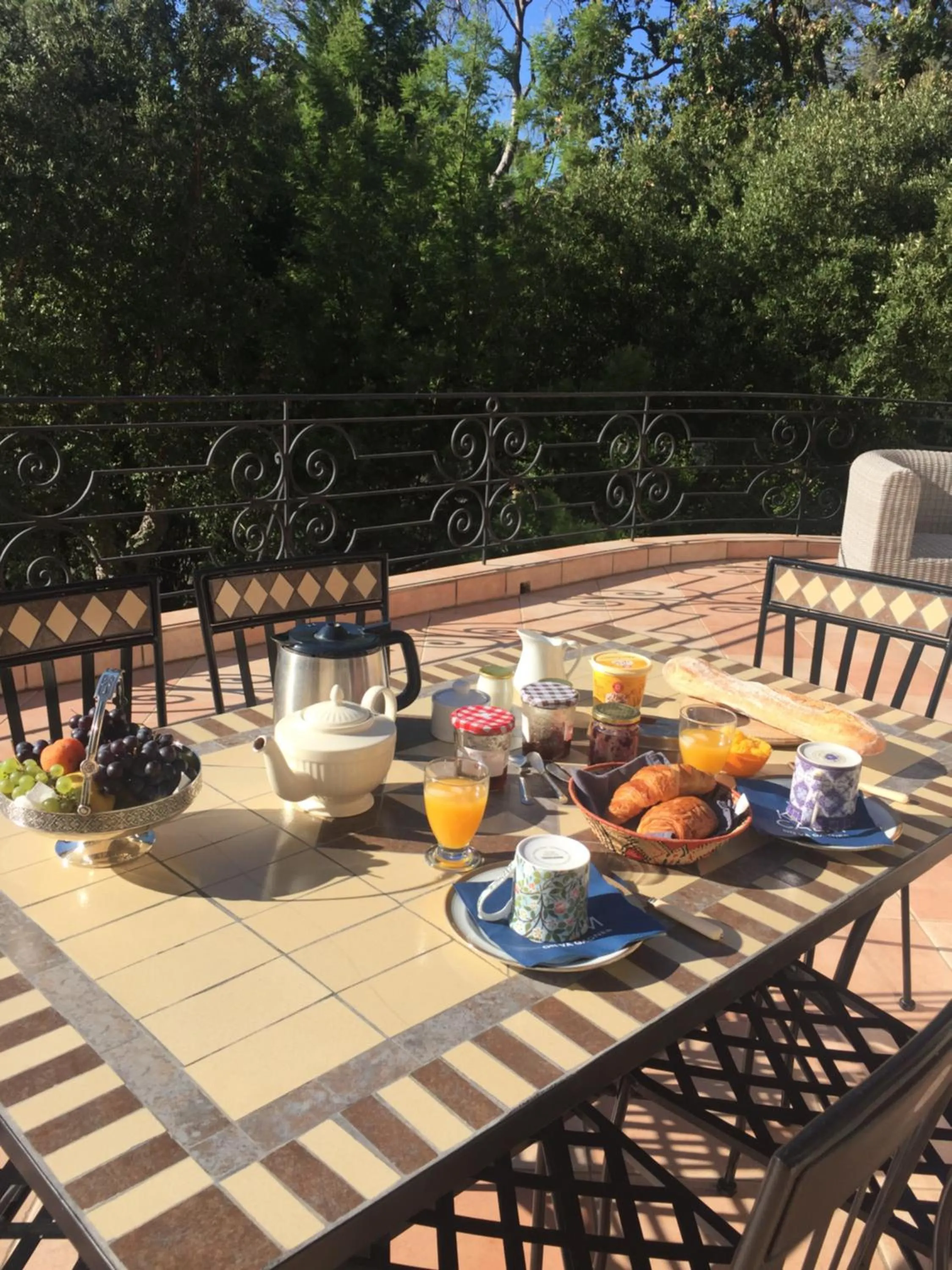 Breakfast in La Garriniere
