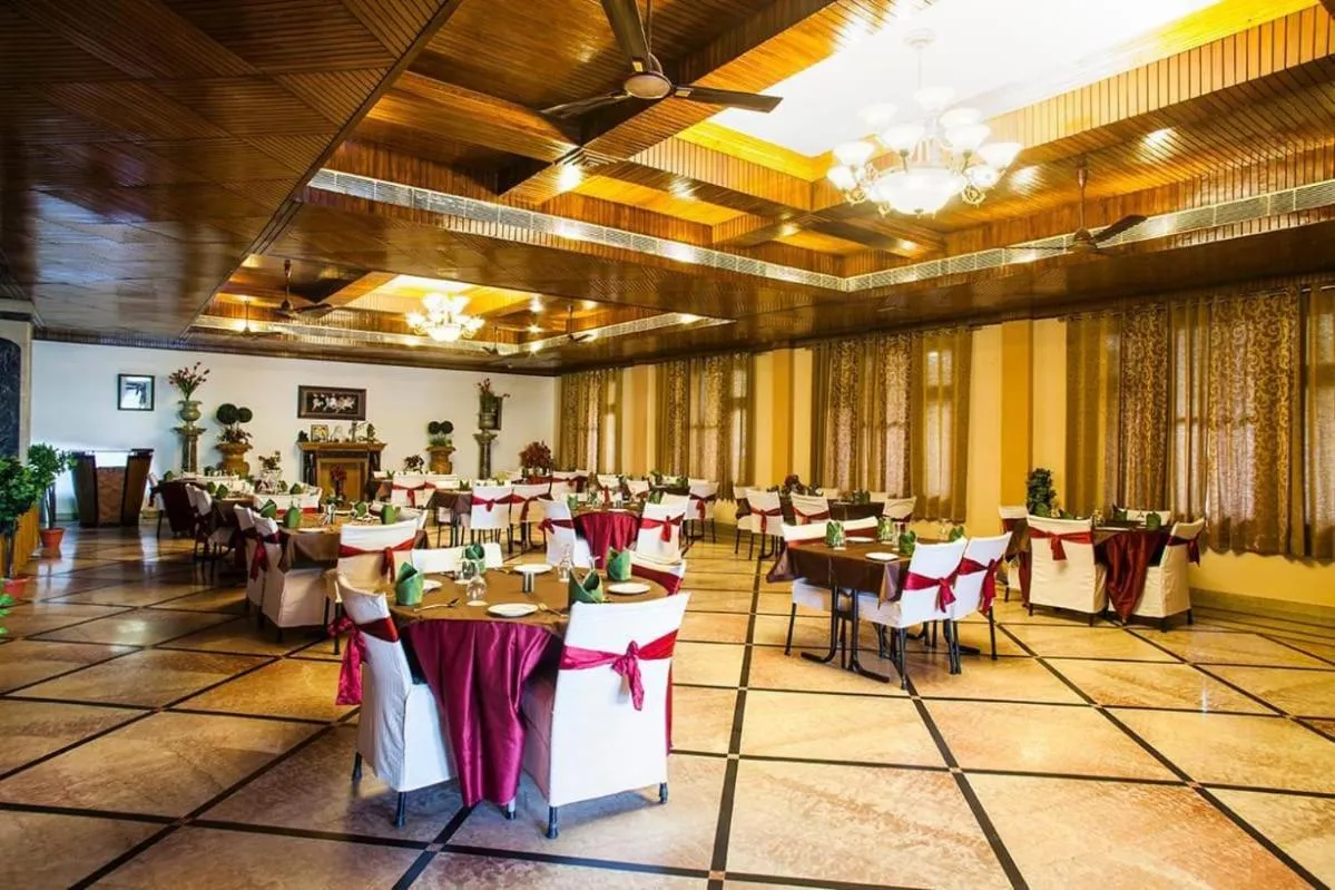 Breakfast in Hotel Corbett Kingdom