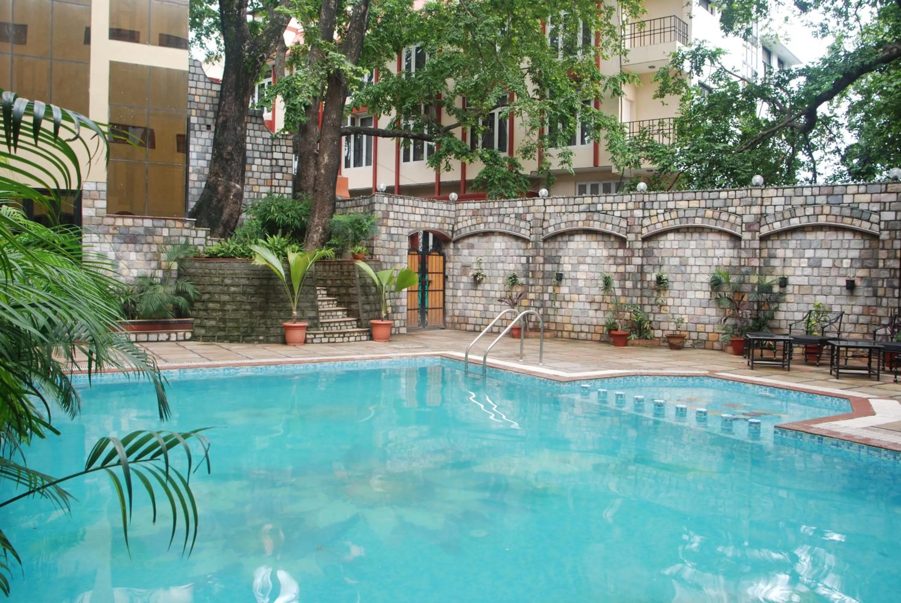 Swimming pool in Hotel Corbett Kingdom