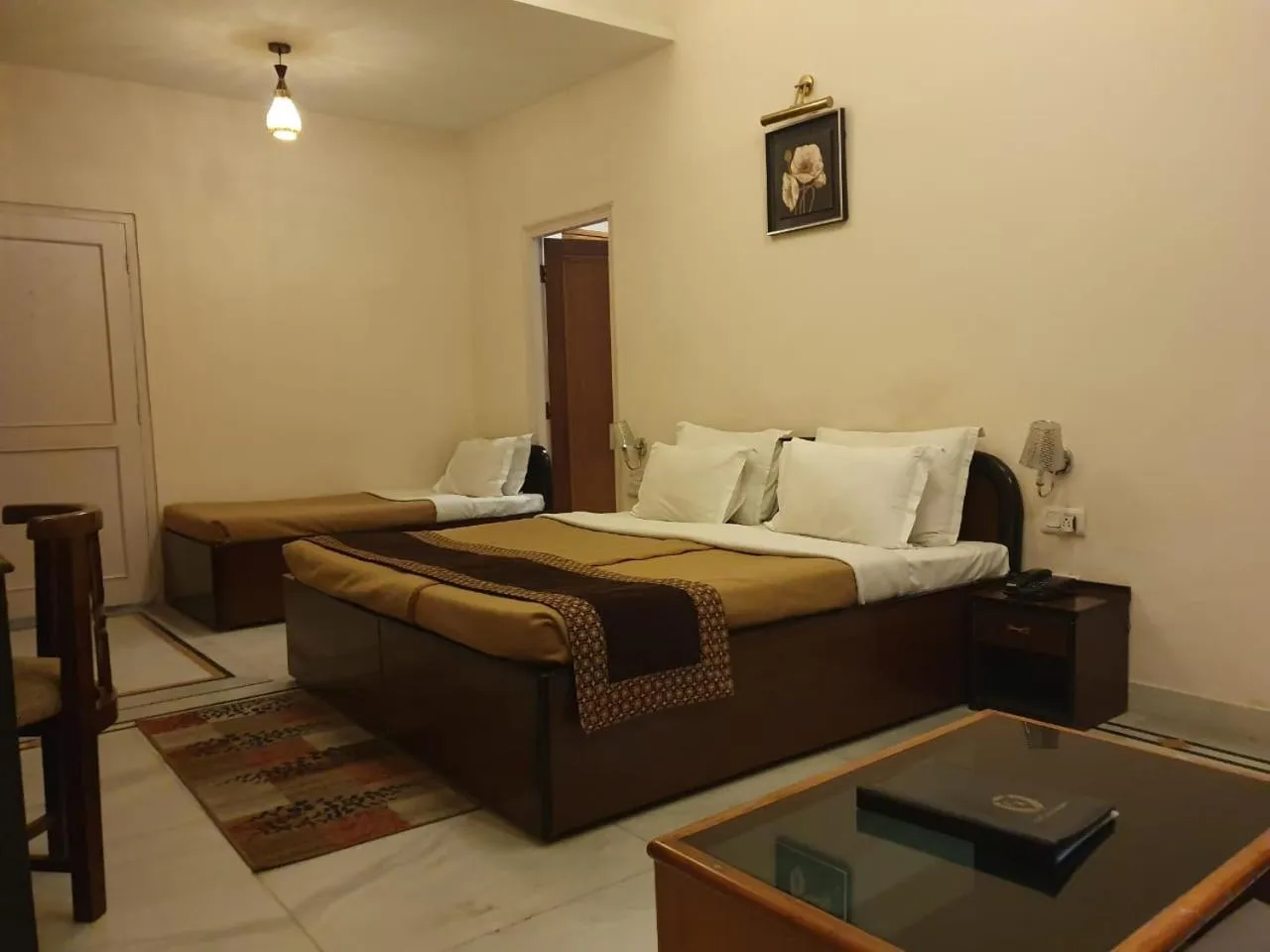 Bed in Hotel Corbett Kingdom
