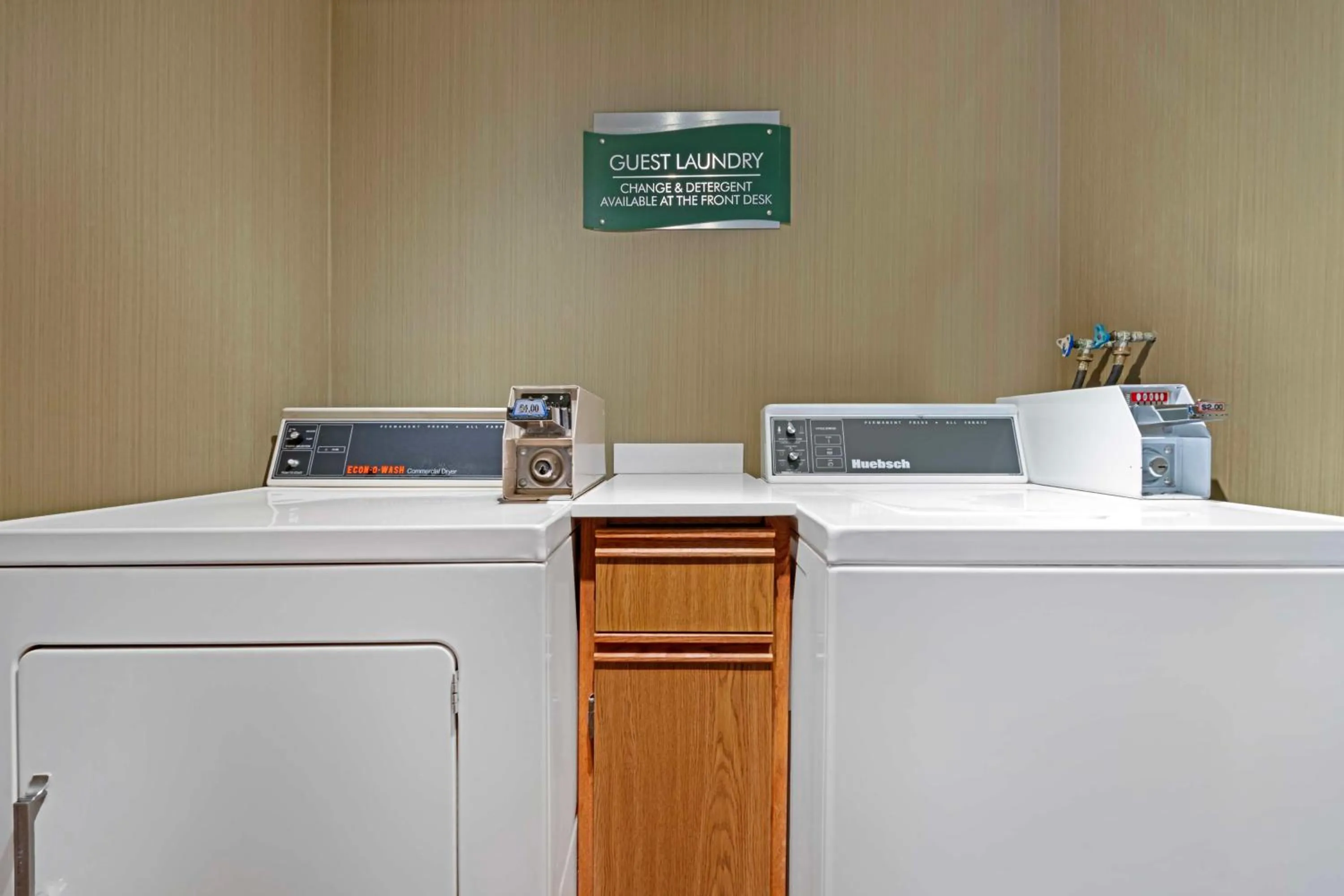 laundry in Best Western Plus Emerald Isle Hotel