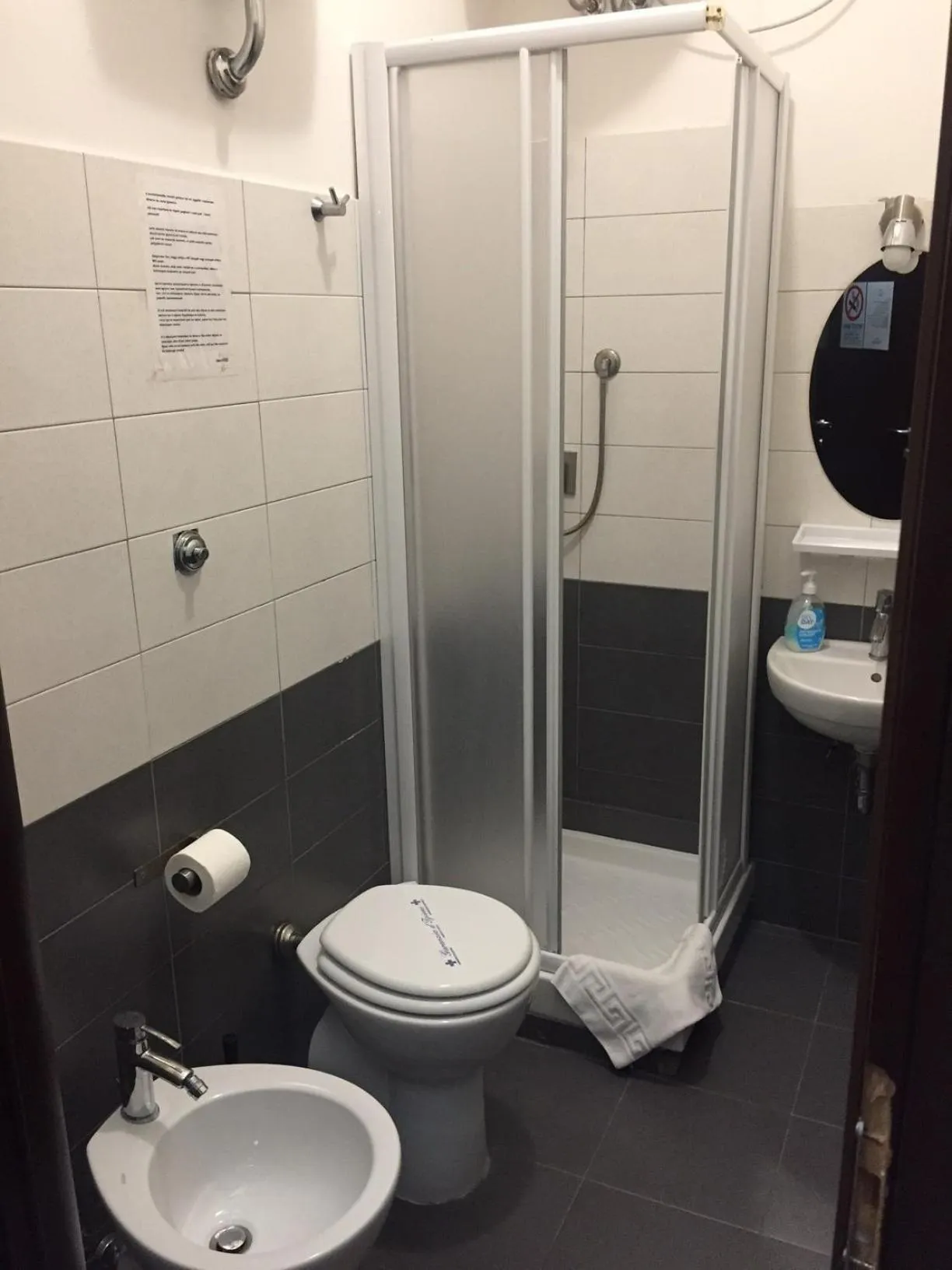 Bathroom in Cialdini Rome