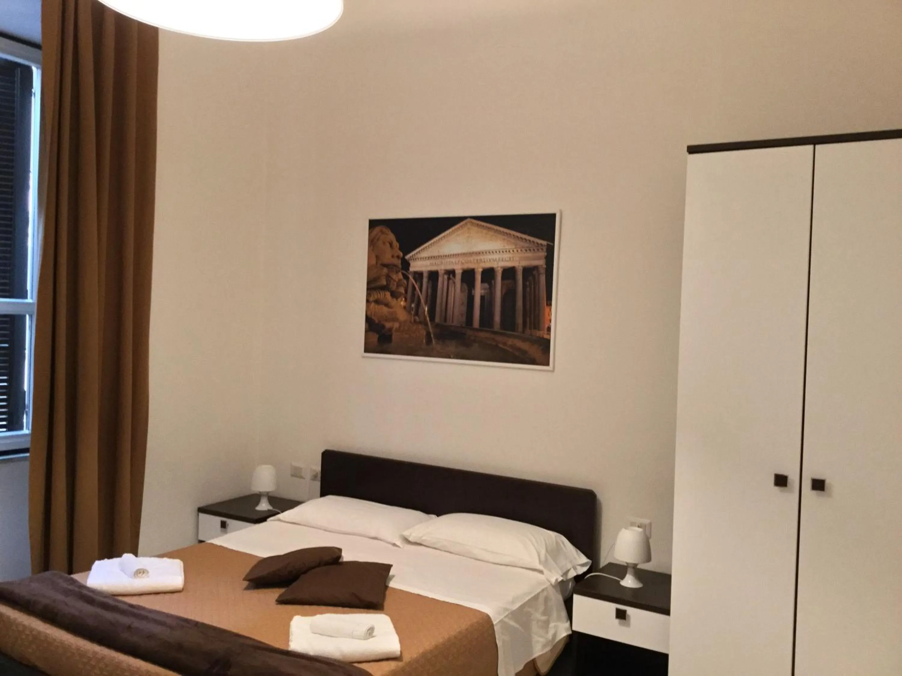 Bed in Cialdini Rome