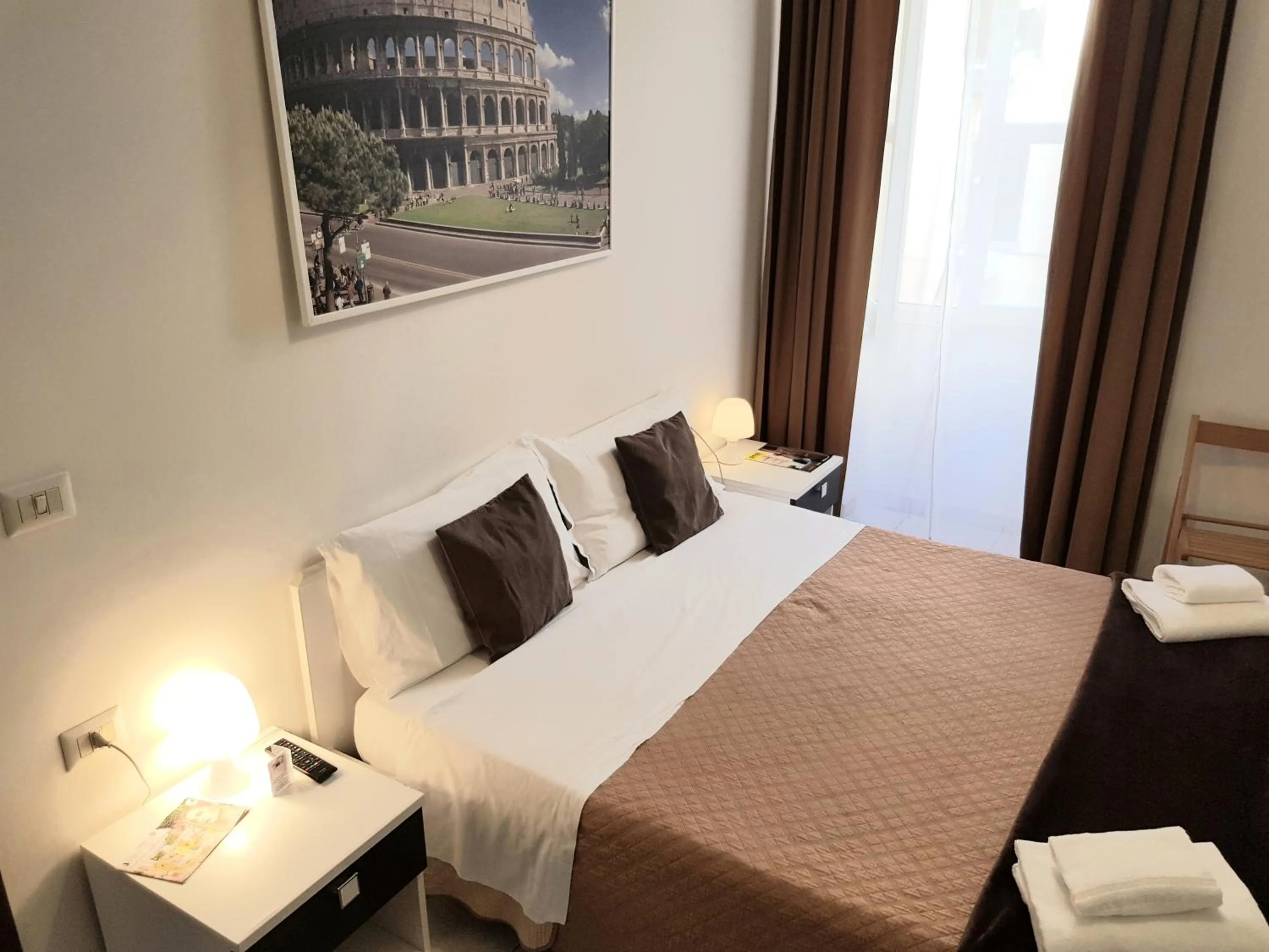 Bedroom, Bed in Cialdini Rome