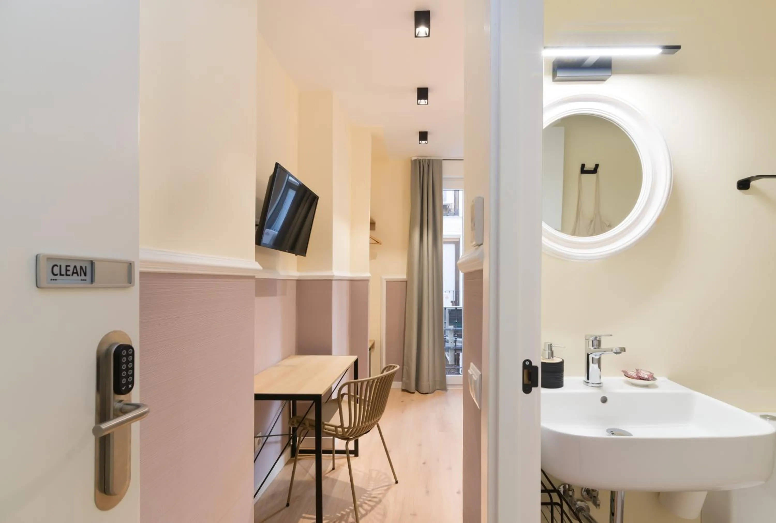 Bathroom in Hostal Evoke Madrid