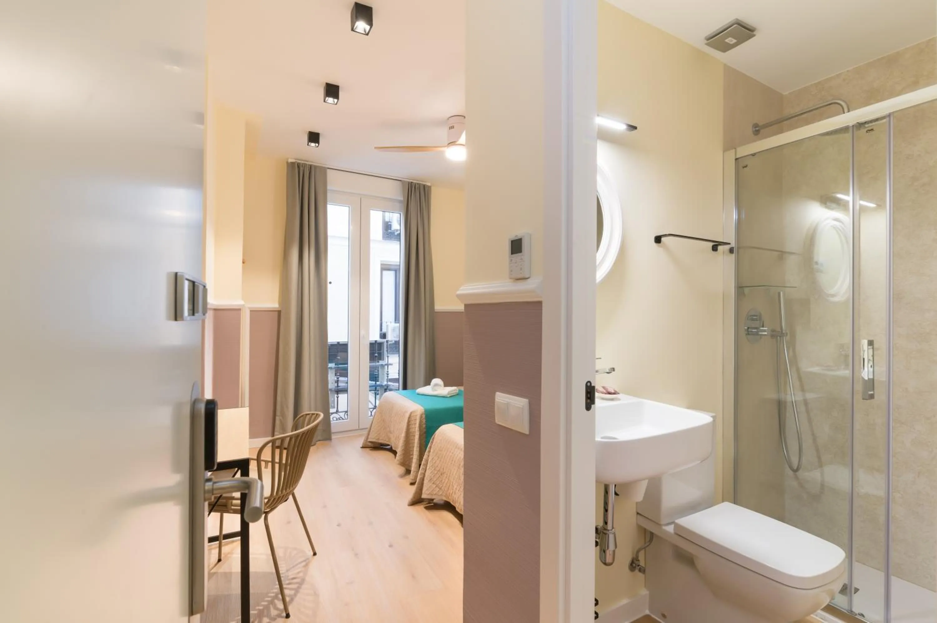 Bathroom in Hostal Evoke Madrid