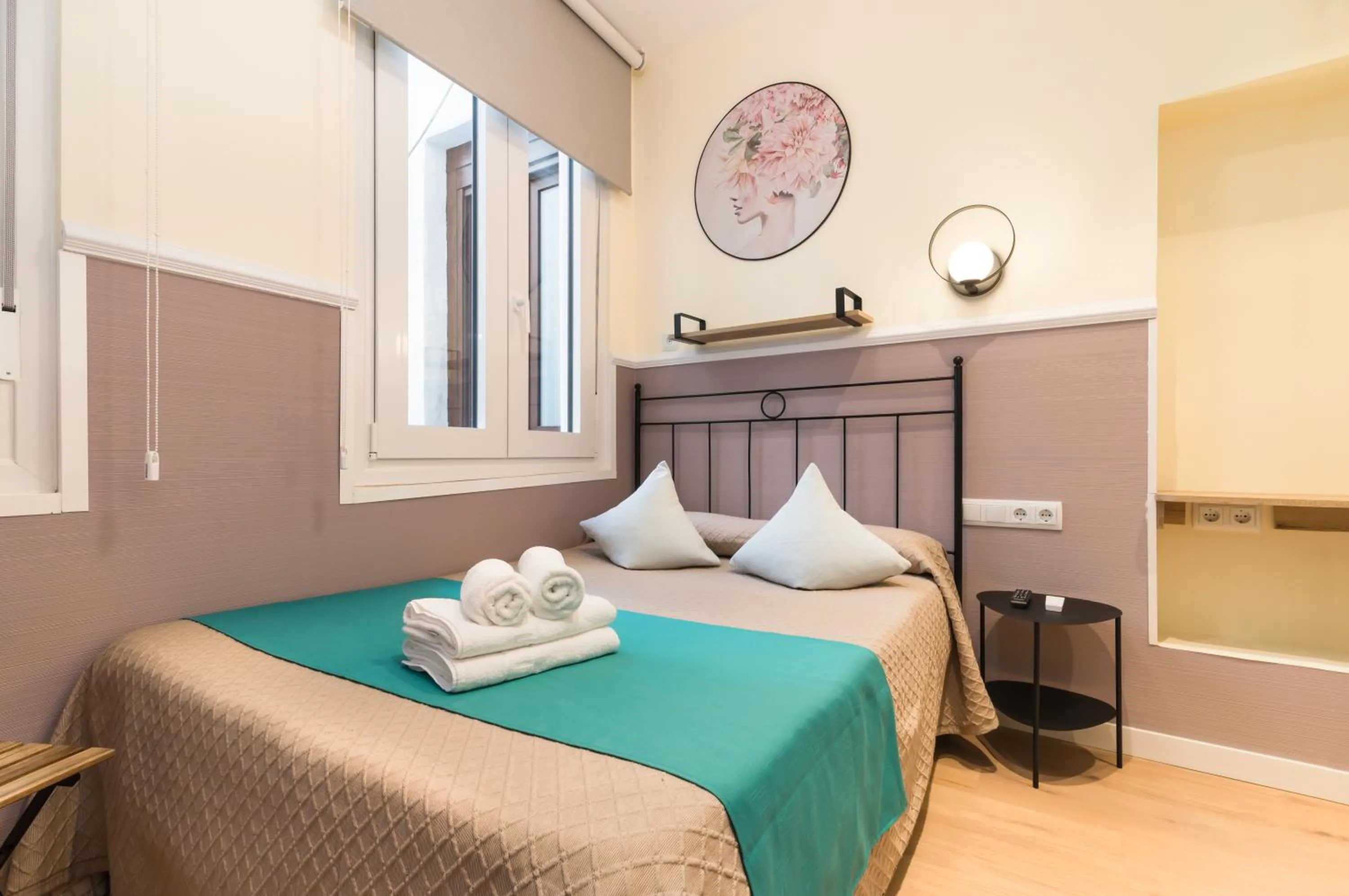 Photo of the whole room, Bed in Hostal Evoke Madrid