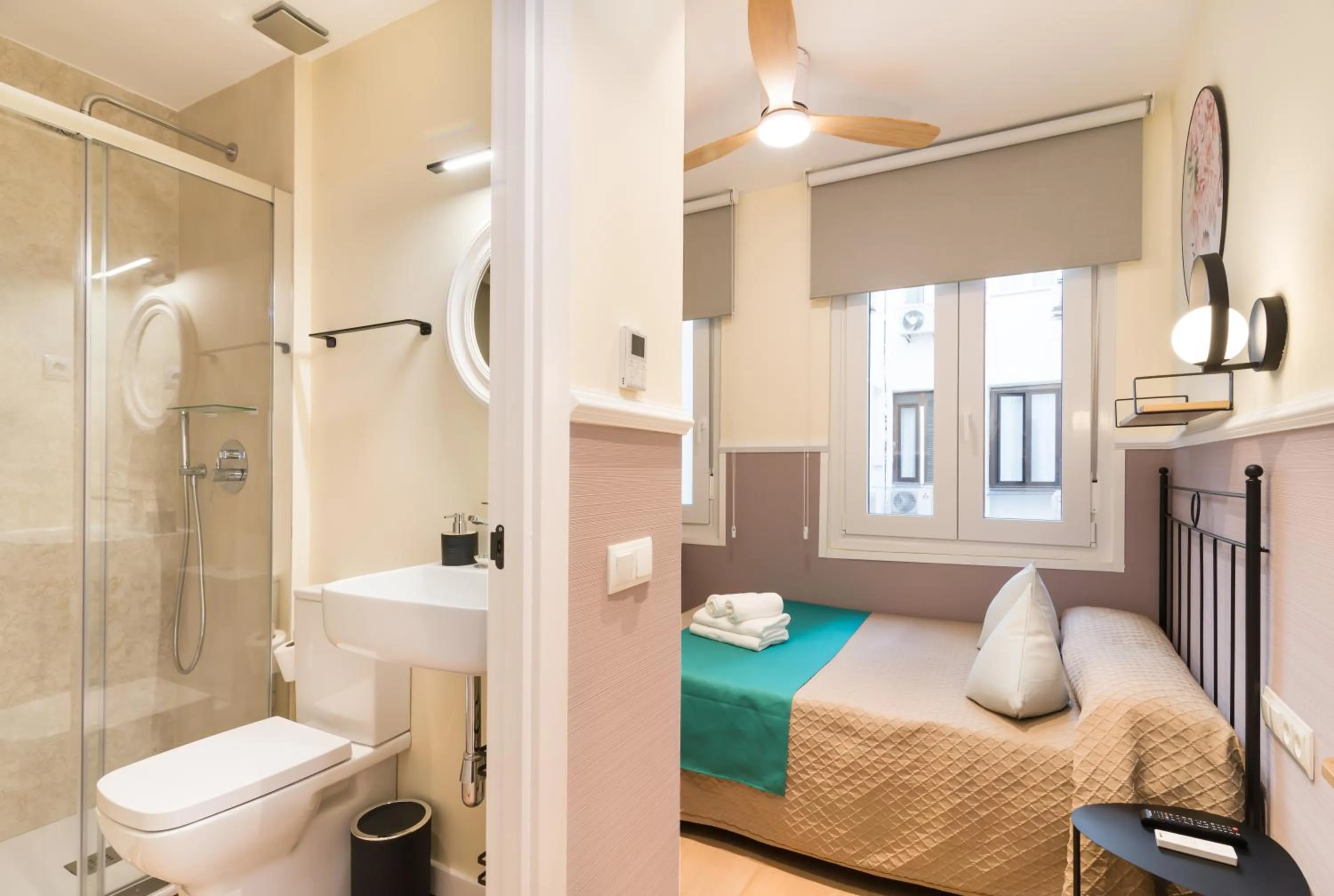 Bathroom in Hostal Evoke Madrid