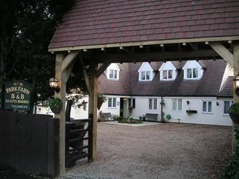 Facade/entrance in Park Farm