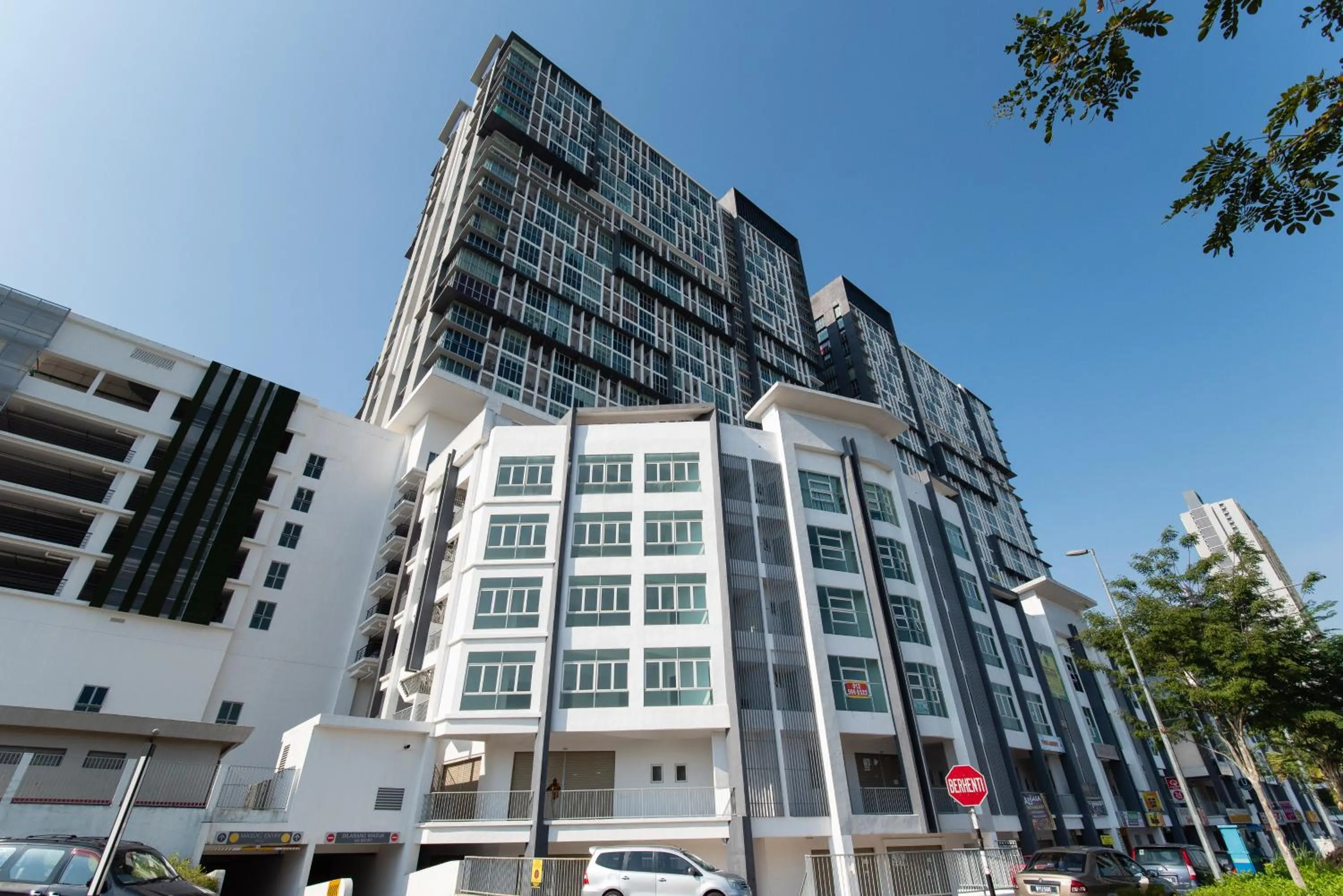 Modern Luxury Studio