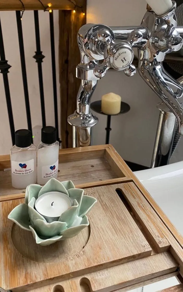 Bath in Rosie's Barn