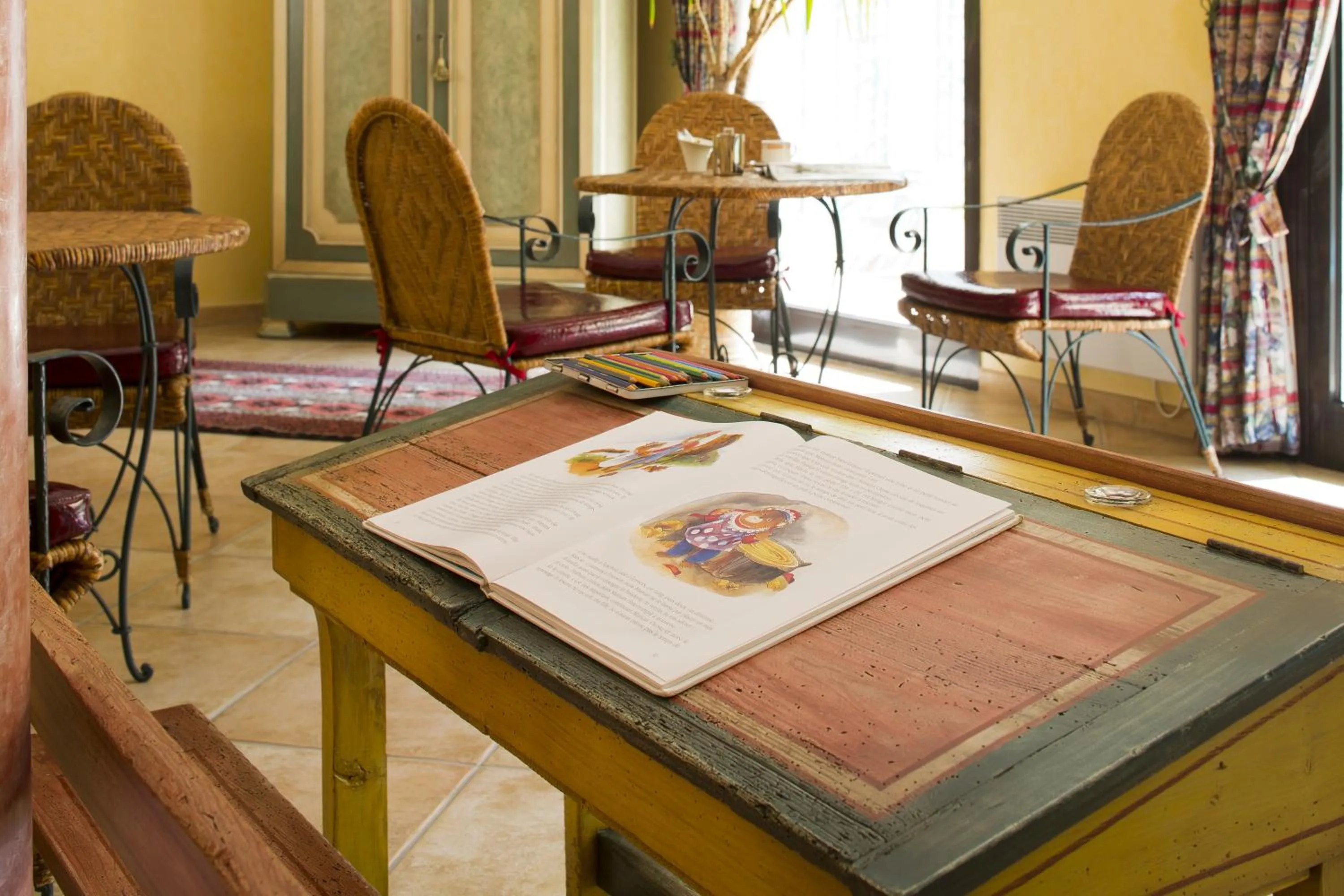 Communal lounge/ TV room in Logis Hôtel Restaurant Le Mont Aigoual