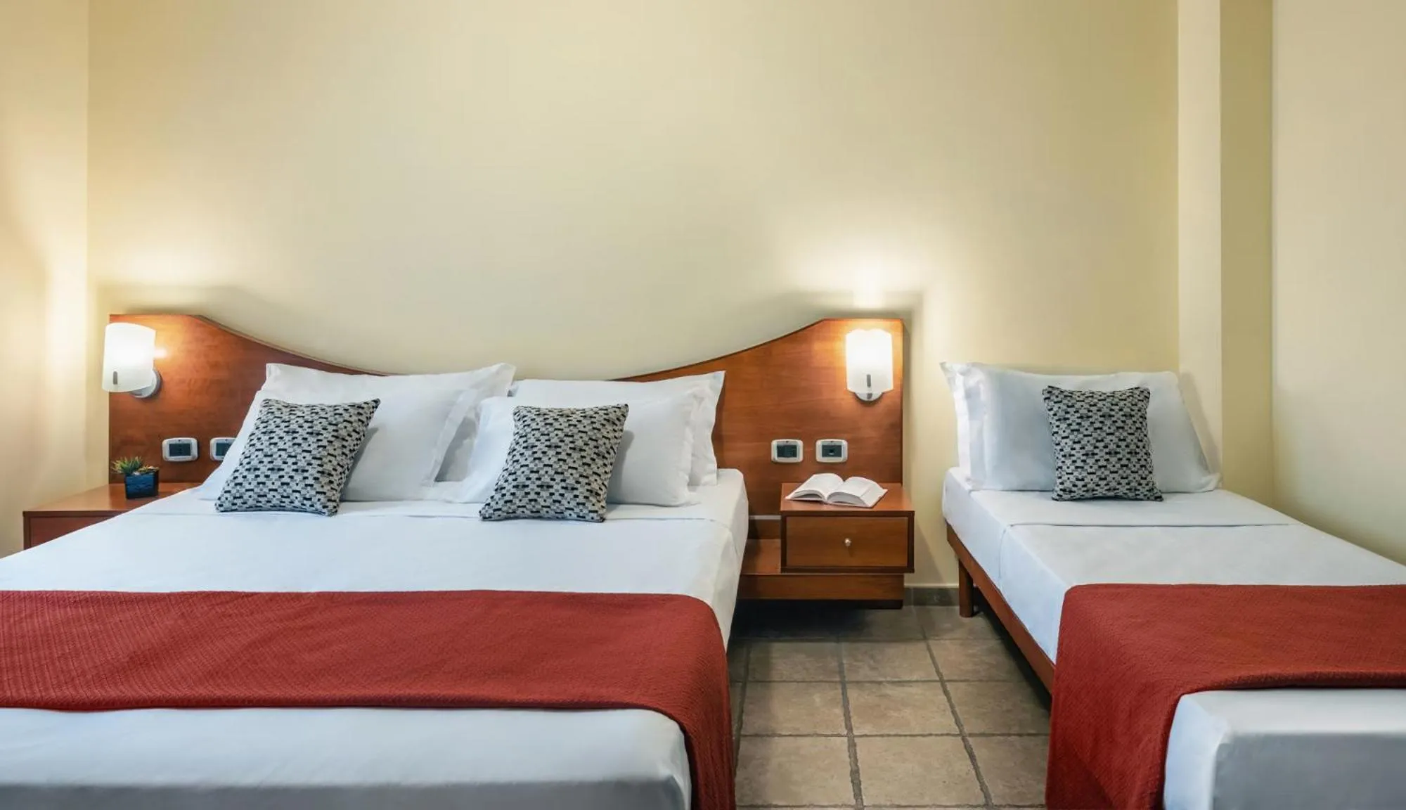 Bedroom, Bed in Hotel La Fenice