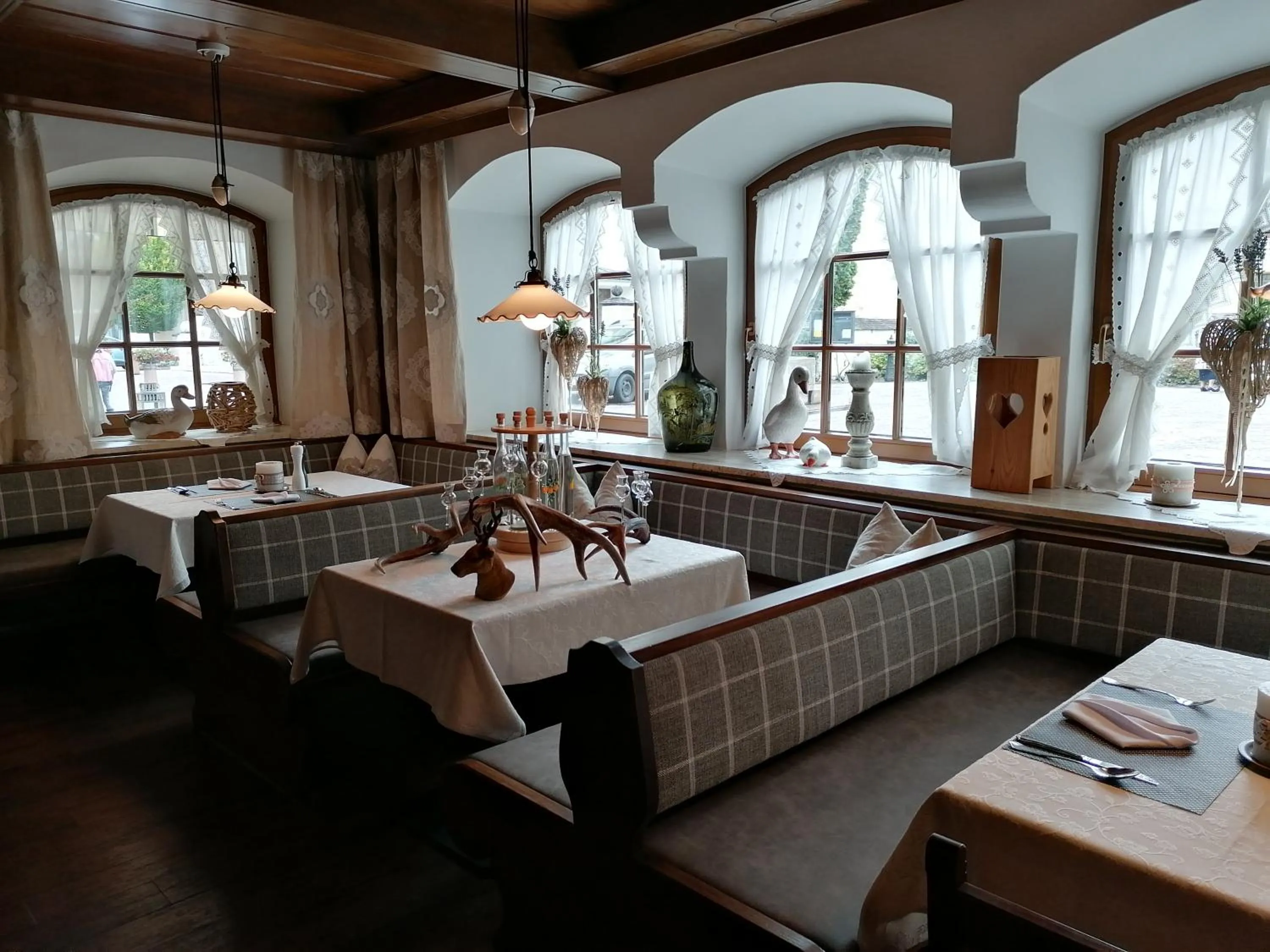 Restaurant/places to eat, Bed in Kirchenwirt