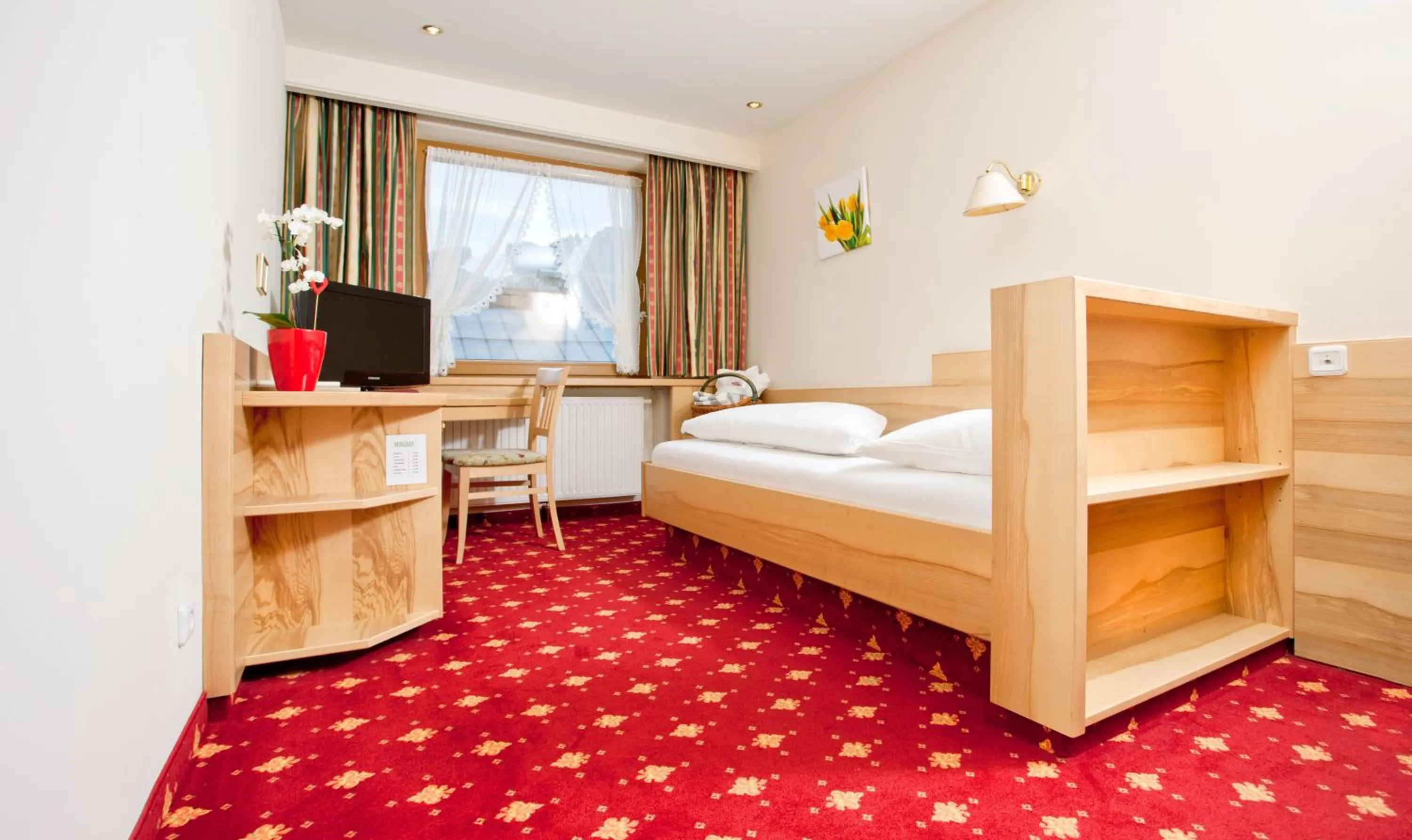 Photo of the whole room, Bed in Kirchenwirt