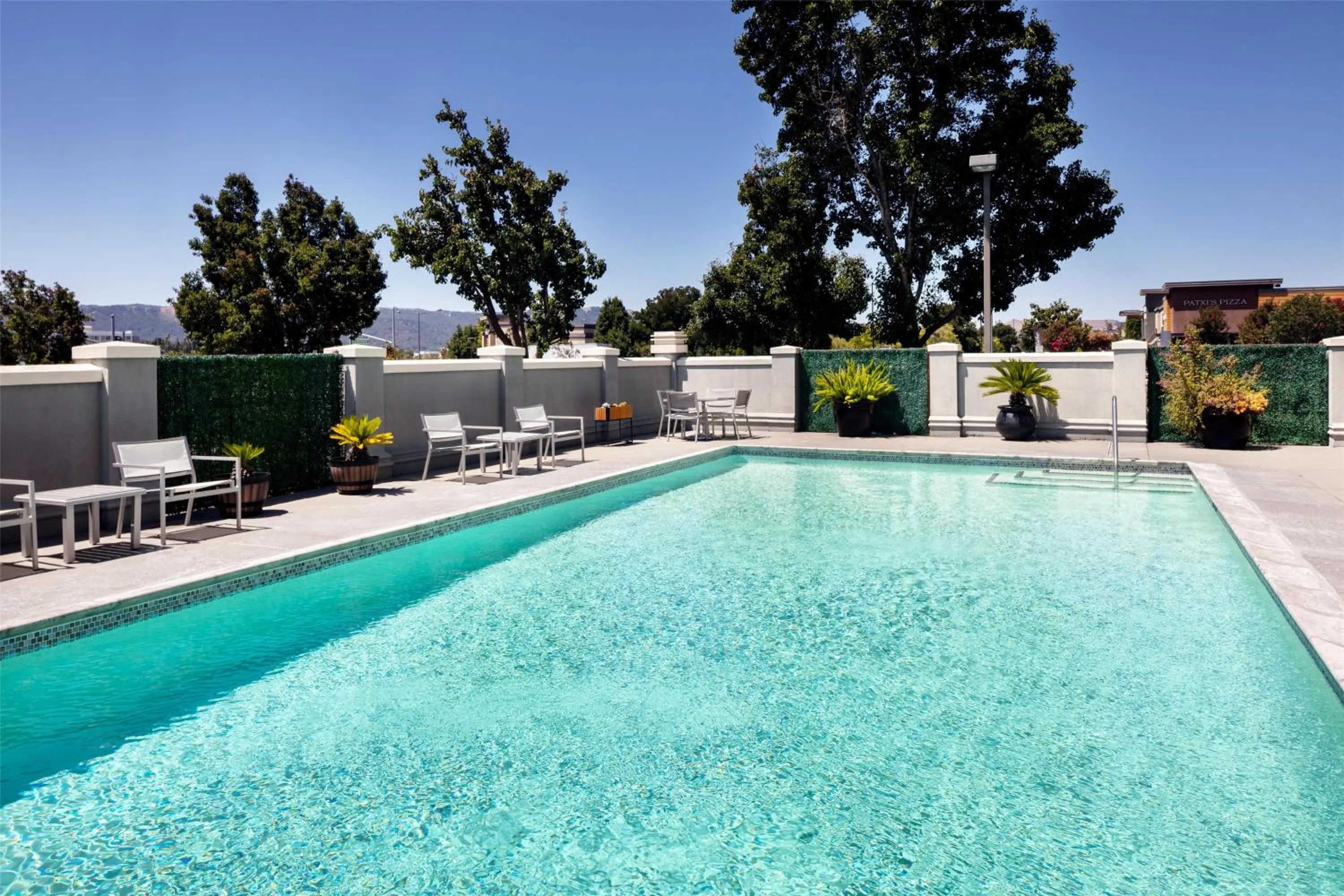Swimming pool in Hyatt Place Dublin/Pleasanton