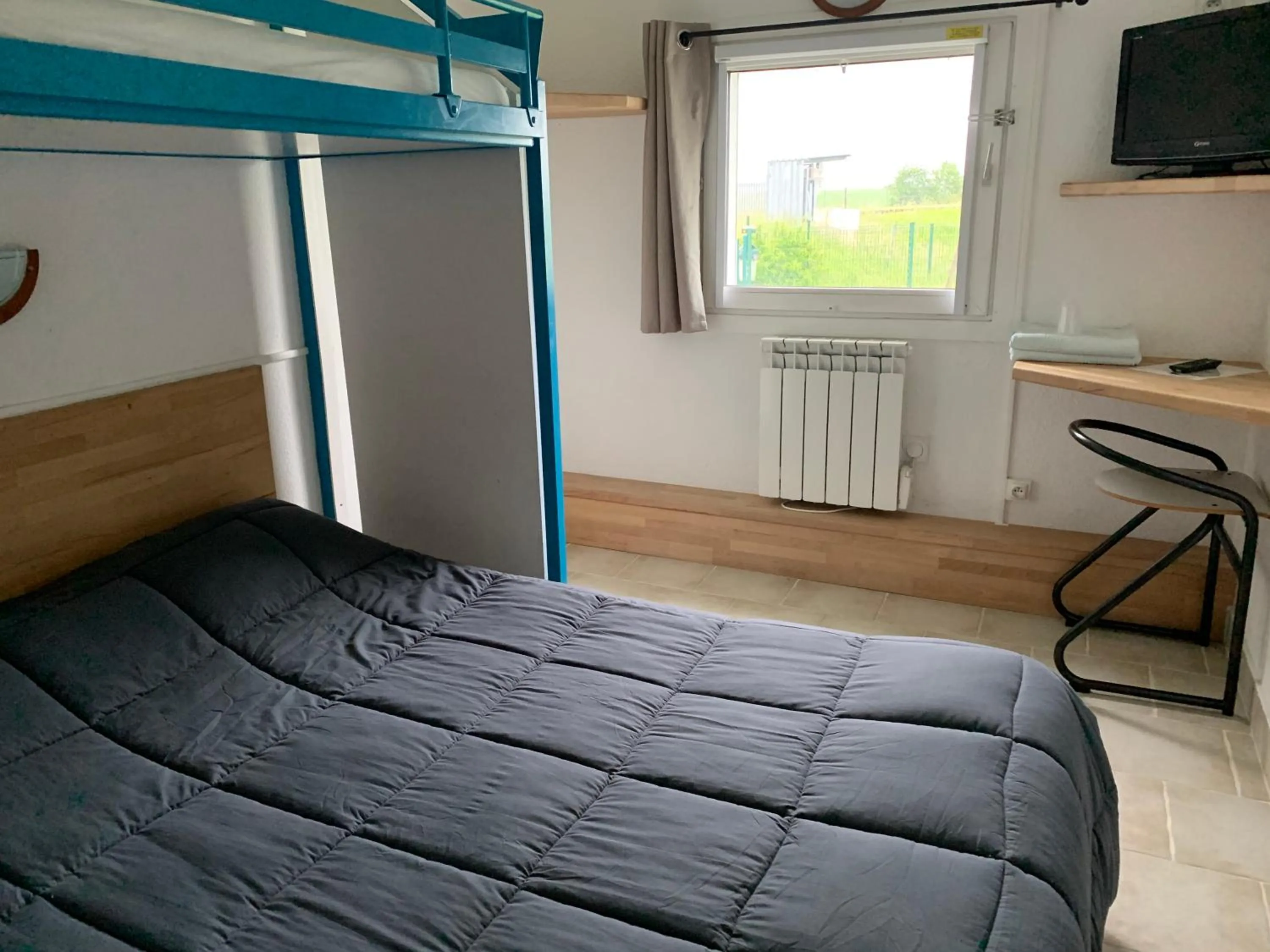 Bedroom, Bed in Hotel Macon la Salle