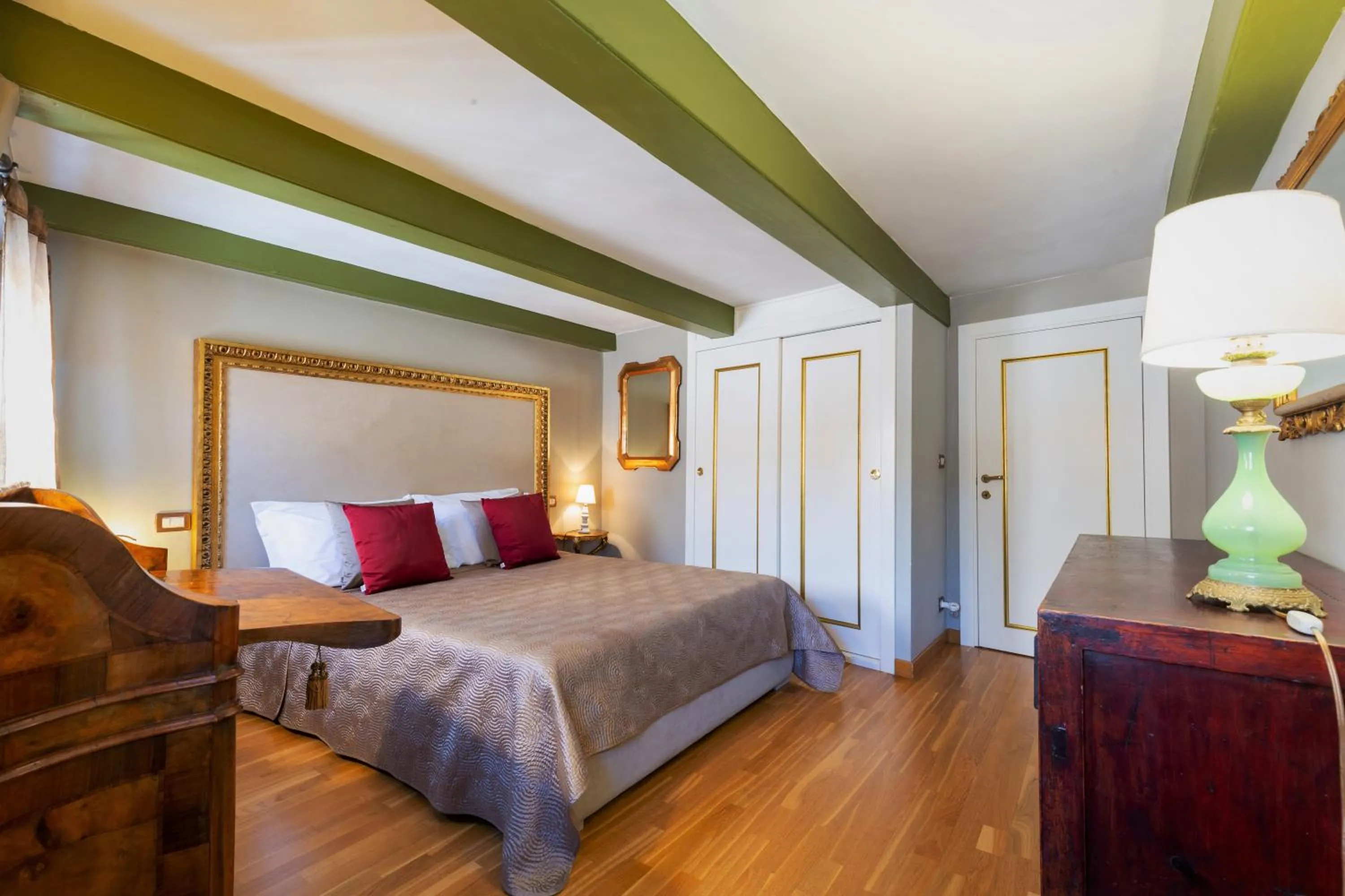 Bed in Casanova Penthouse in the heart of Venice