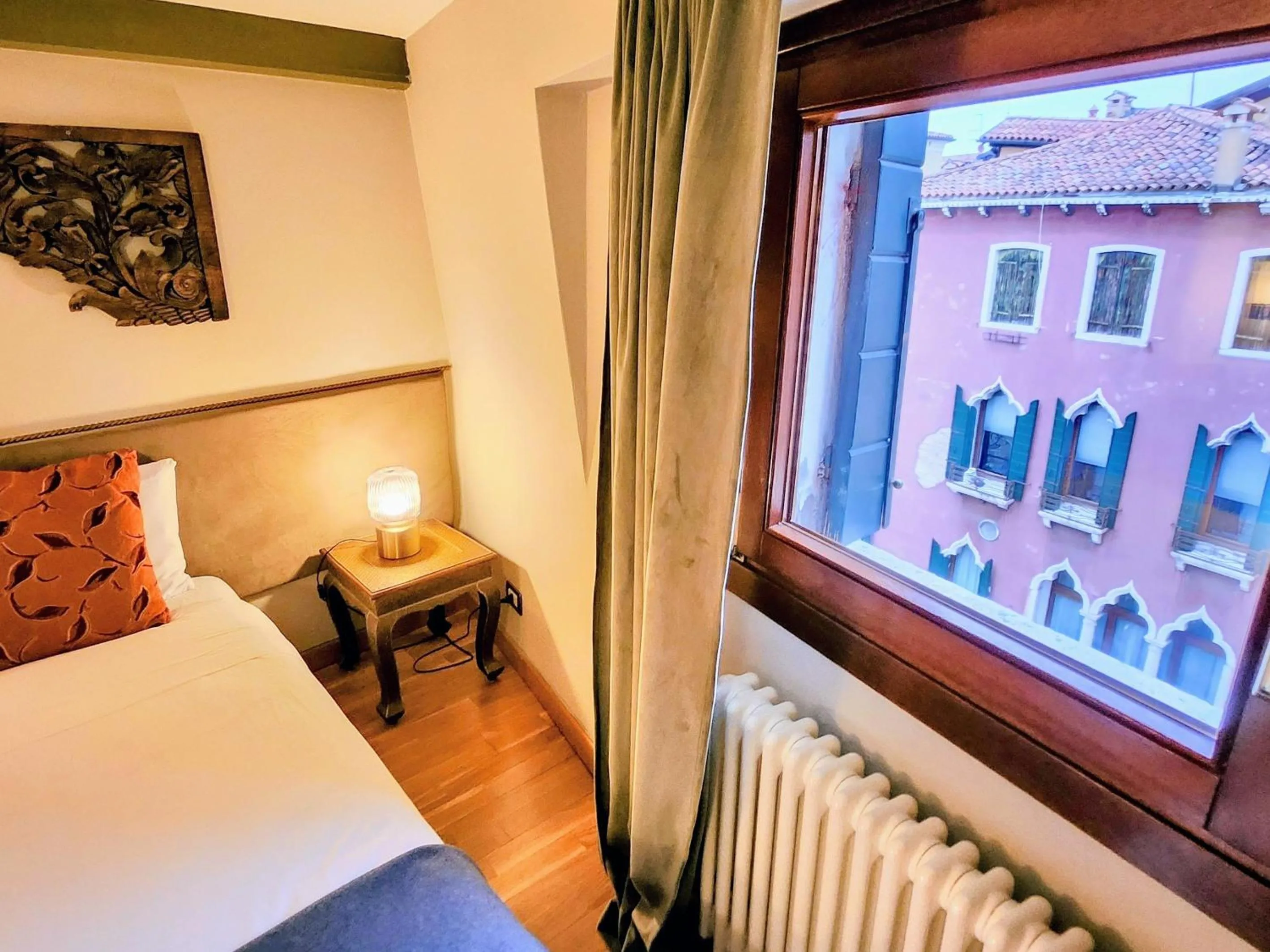 Bedroom, Bed in Casanova Penthouse in the heart of Venice