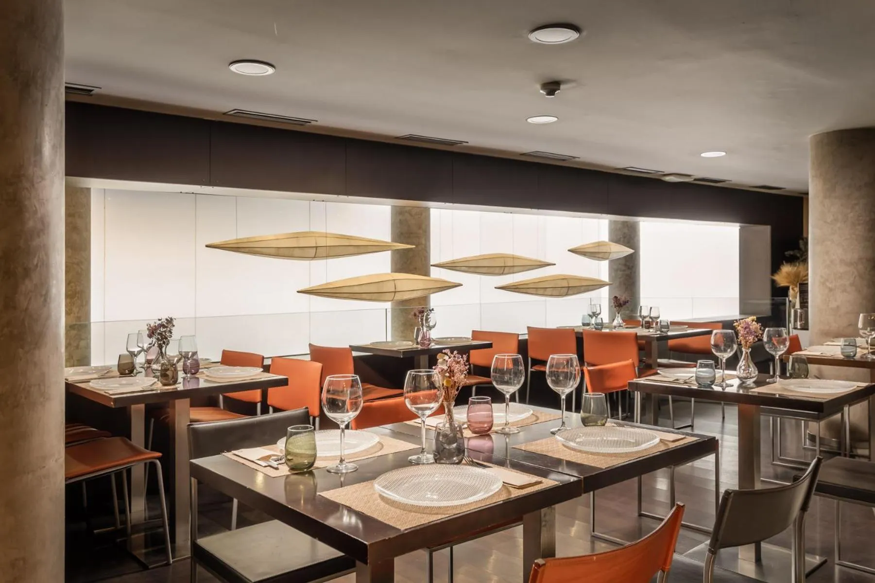 Restaurant/places to eat in Hotel Madanis Liceo