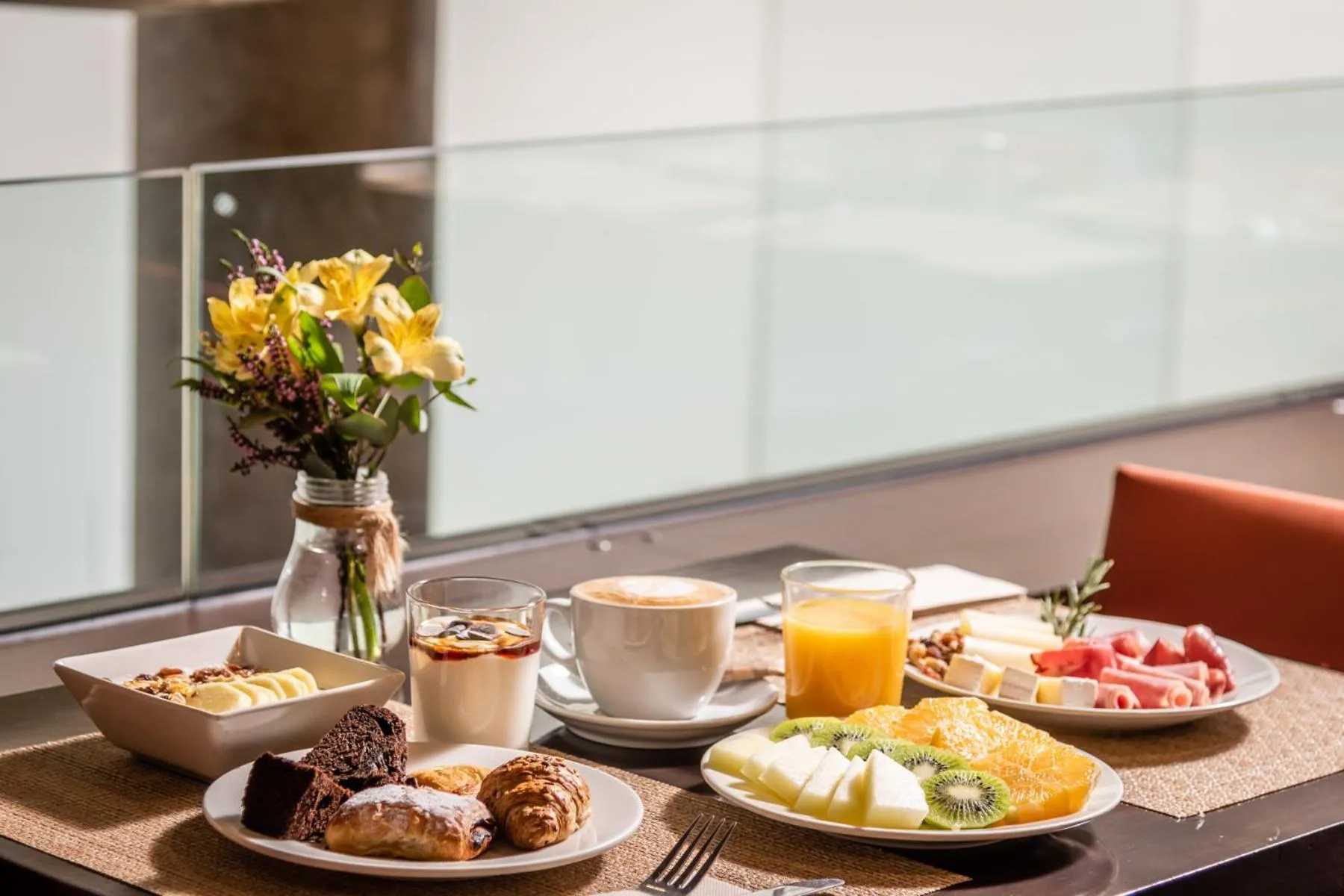 Food and drinks in Hotel Madanis Liceo