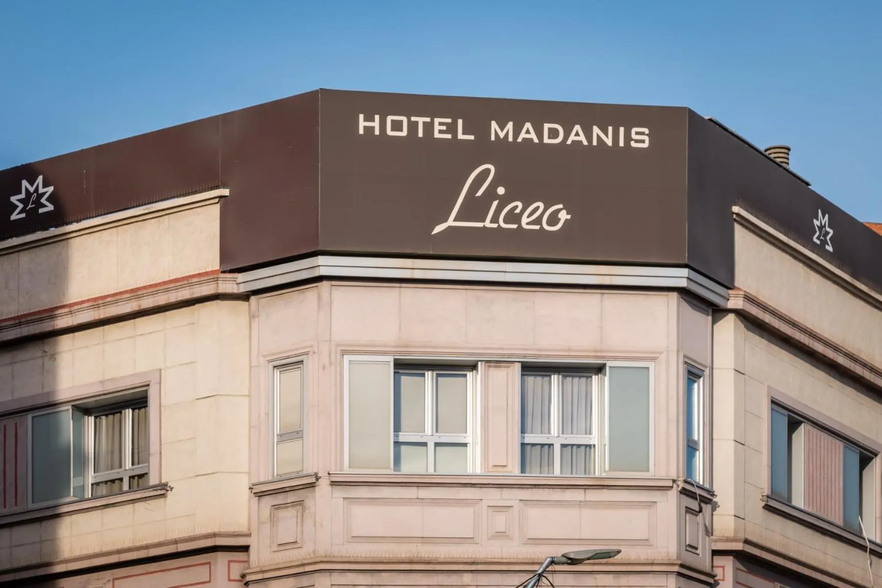Property building in Hotel Madanis Liceo