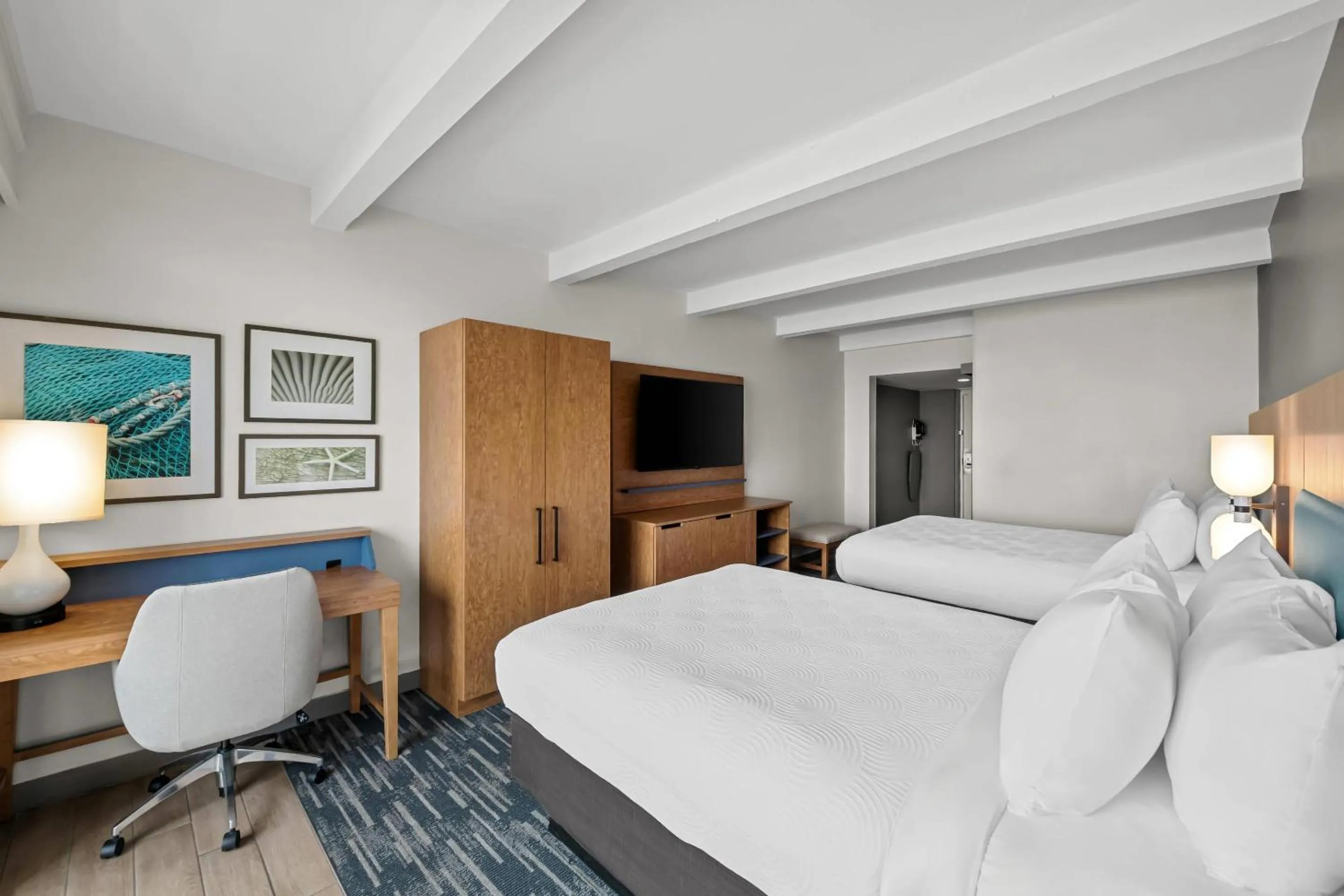 Bedroom, Bed in Country Inn & Suites by Radisson, Virginia Beach Oceanfront