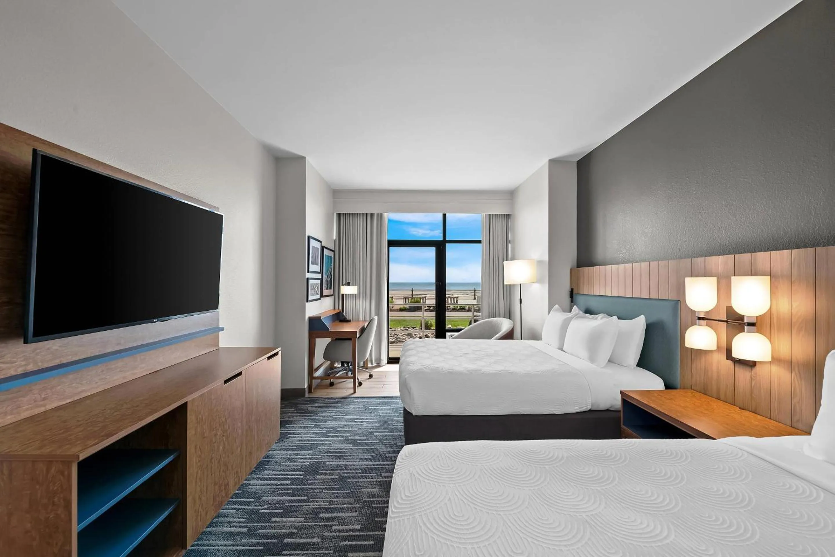 Bedroom, Bed in Country Inn & Suites by Radisson, Virginia Beach Oceanfront