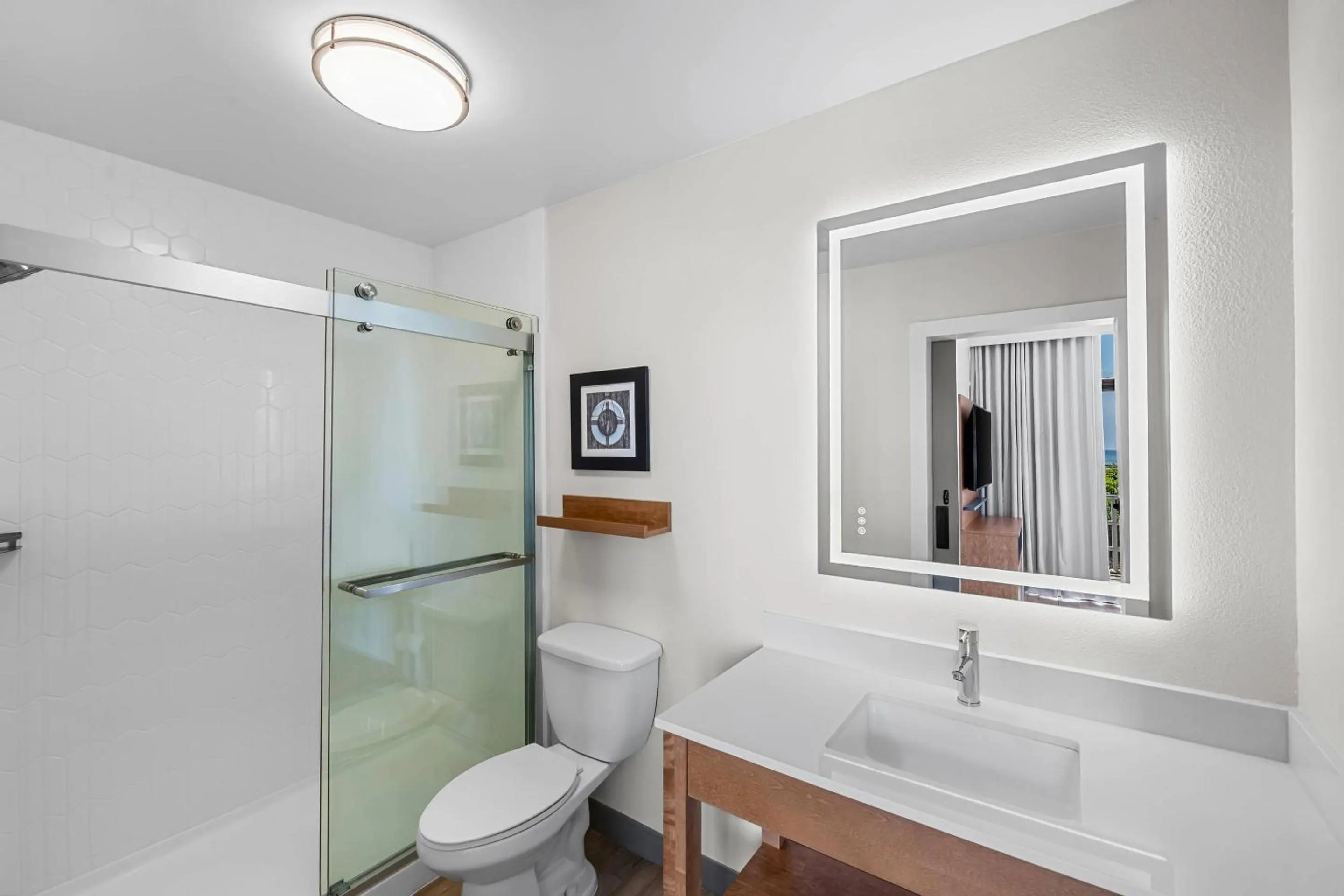 Bedroom in Country Inn & Suites by Radisson, Virginia Beach Oceanfront