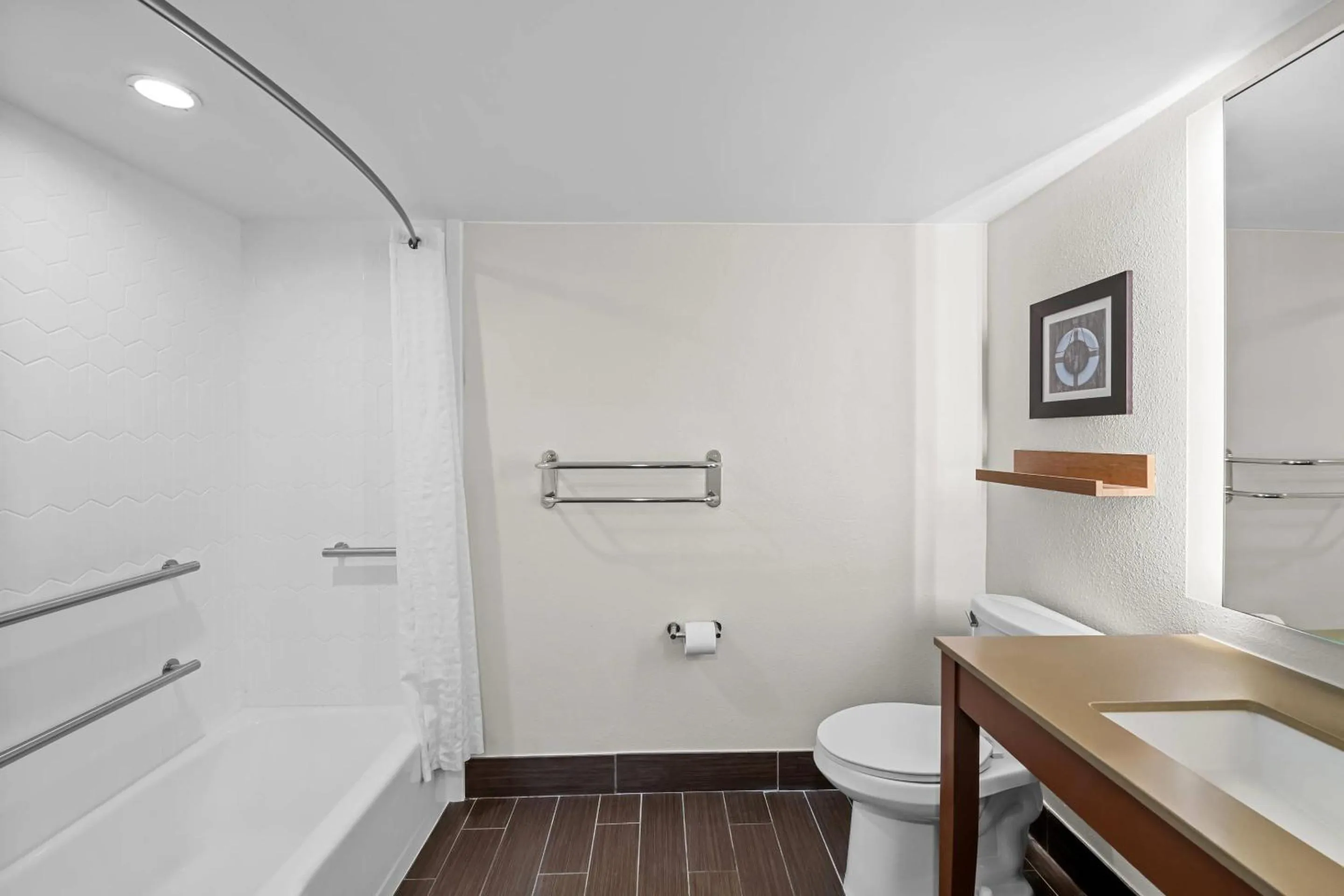 Bedroom in Country Inn & Suites by Radisson, Virginia Beach Oceanfront