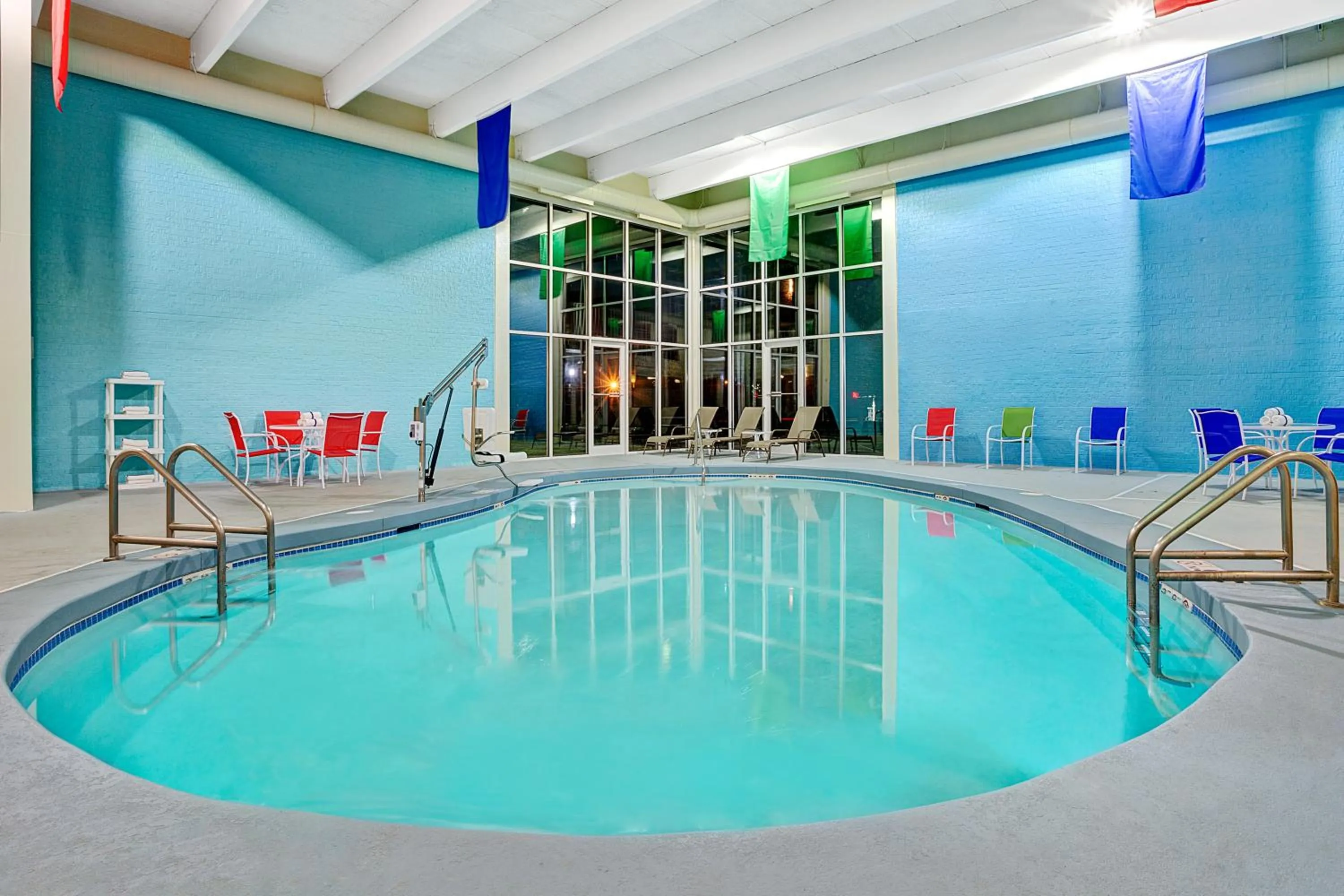 Swimming pool in Travelodge by Wyndham Iowa City