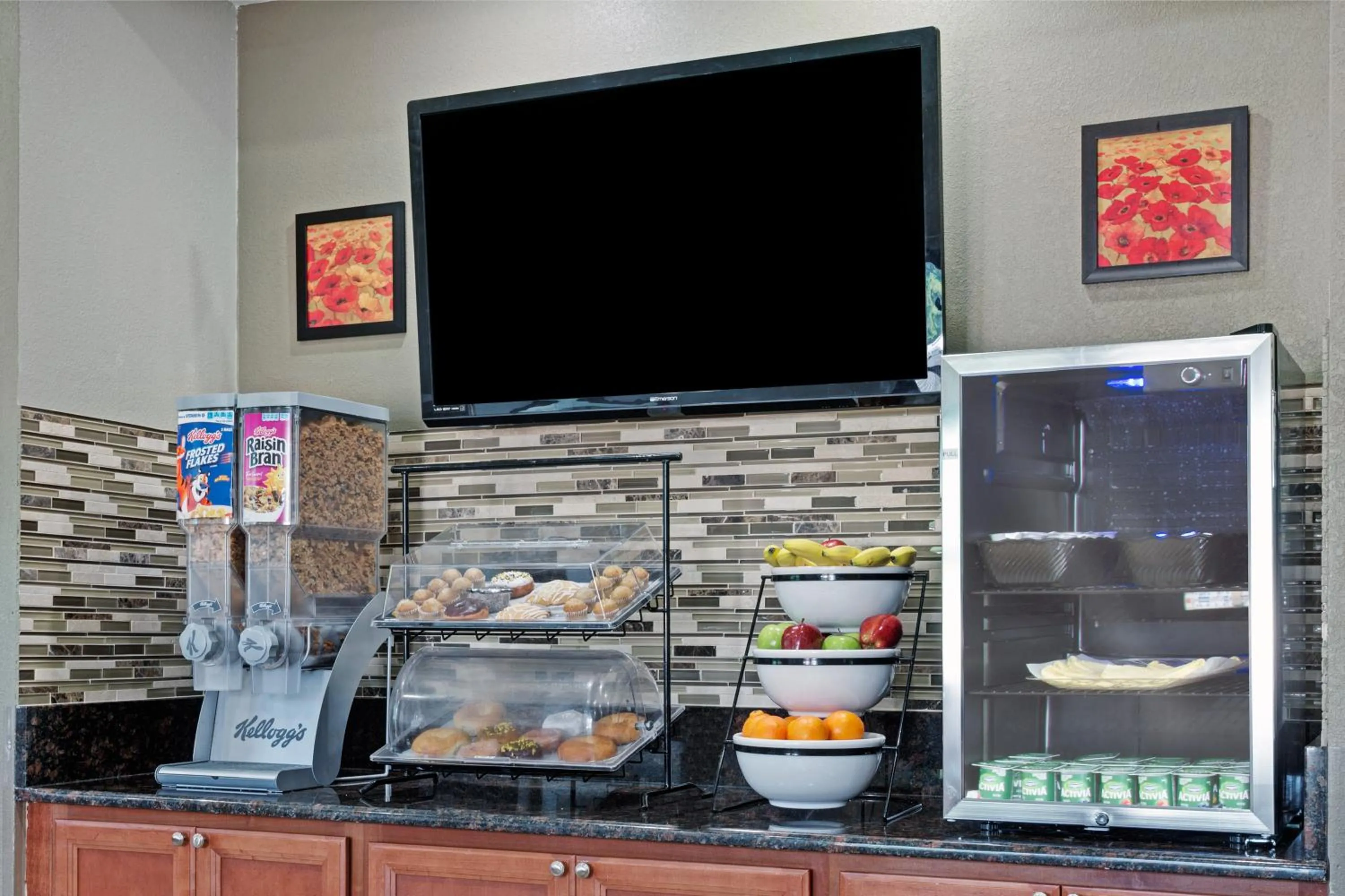 Breakfast in Travelodge by Wyndham Iowa City