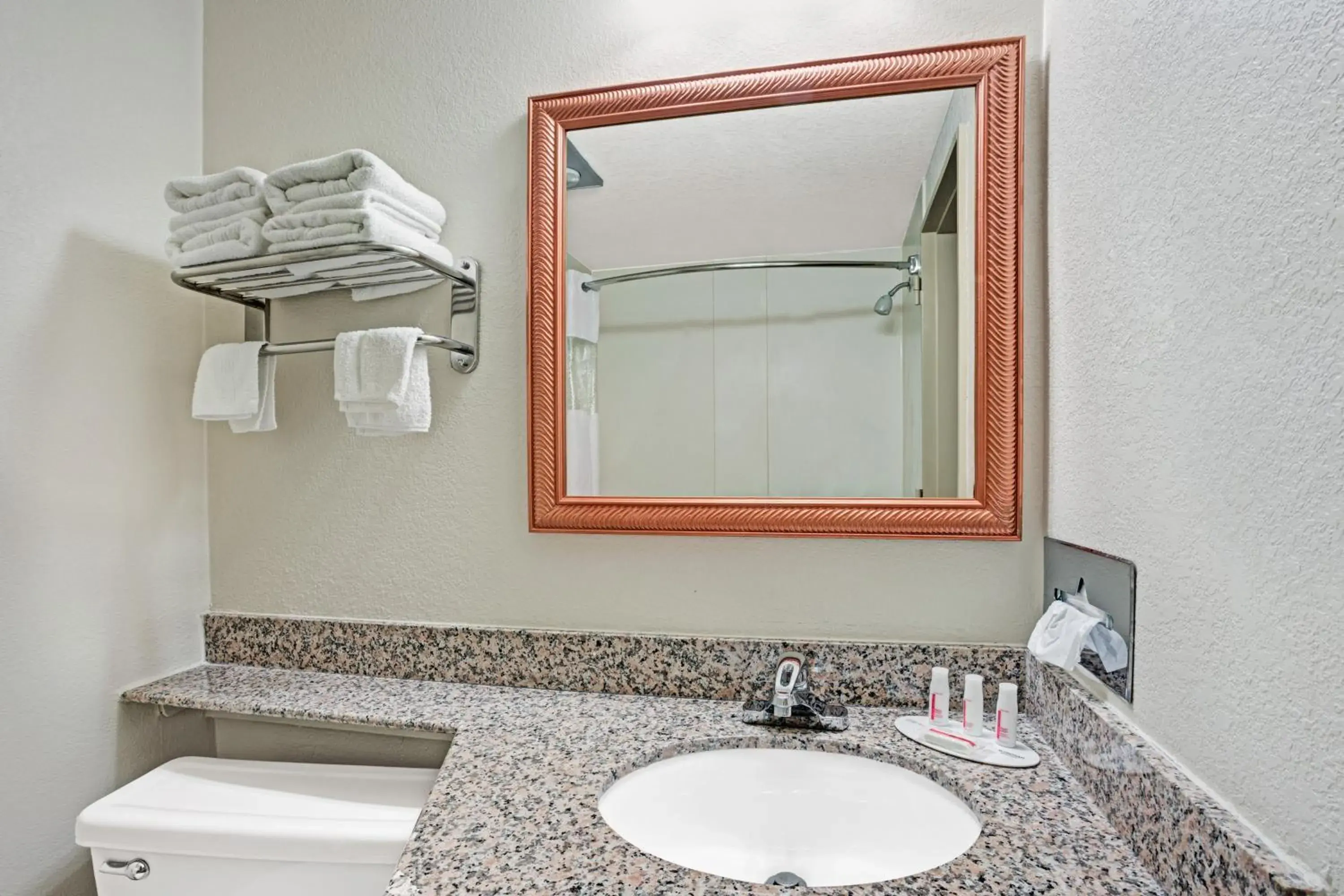 Studio with Two Queen Beds - Non-Smoking in Travelodge by Wyndham Iowa City Studio with Two Queen Beds - Non-Smoking in Travelodge by Wyndham Iowa City